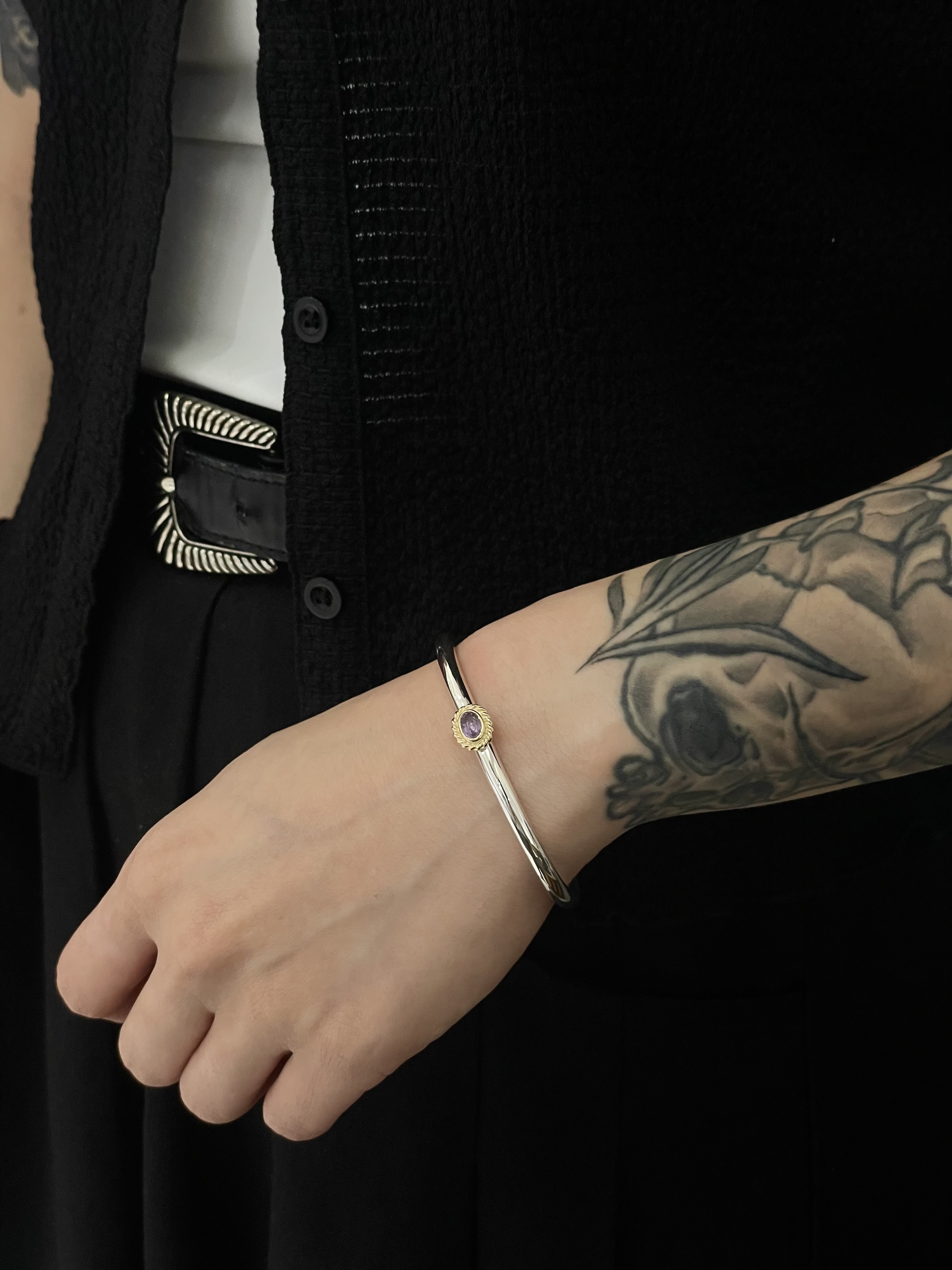 18K Amethyst Round Bangle