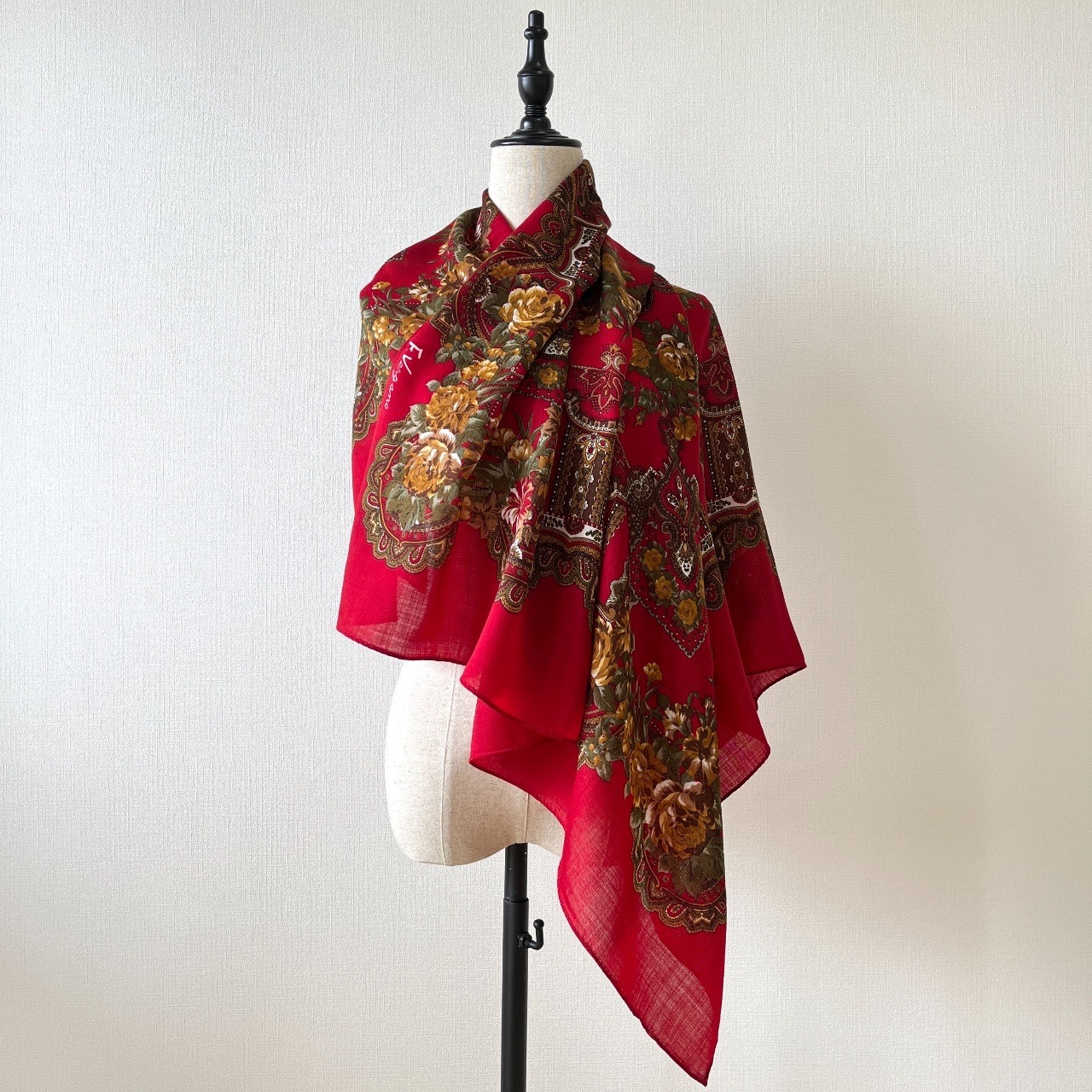 Vintage F.Vergano 紅色羊毛花花方巾