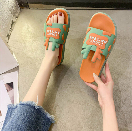 Wear thick-soled indoor non-slip girl's slippers (size 36-41, color 5 colors are optional, please confirm with customer service after placing an order)