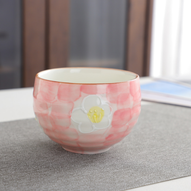 Popular Japanese-style hand-painted ceramic tea cup (pink 200ml)