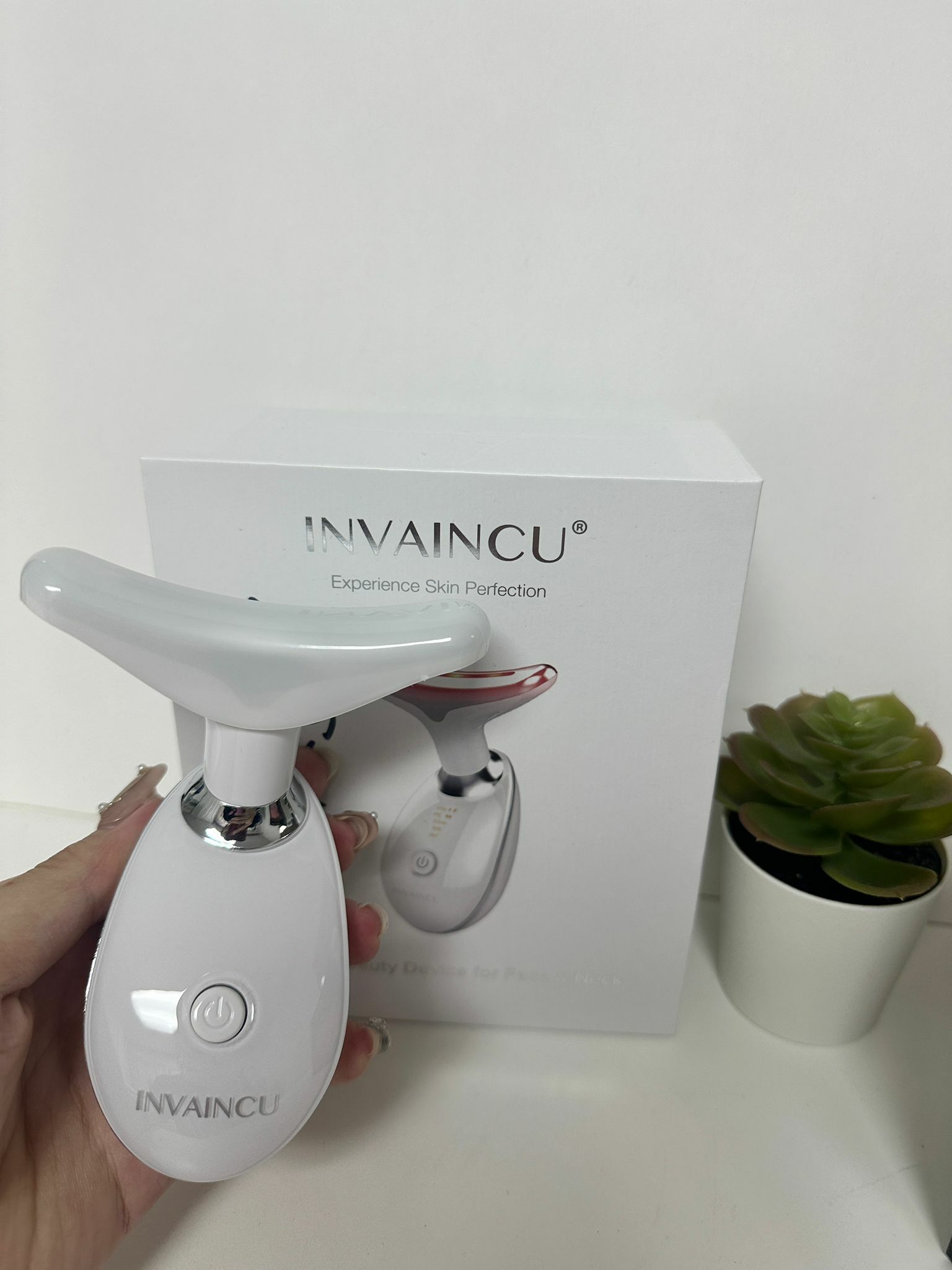 【直播】INVAINCU L070516 7色臉部頸部美容儀