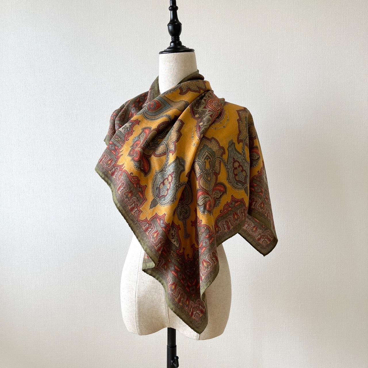 ETAO芥末黃色民族風圖案方巾