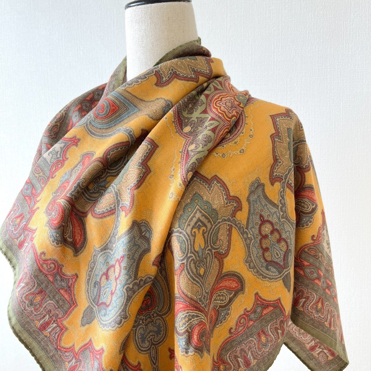 ETAO芥末黃色民族風圖案方巾