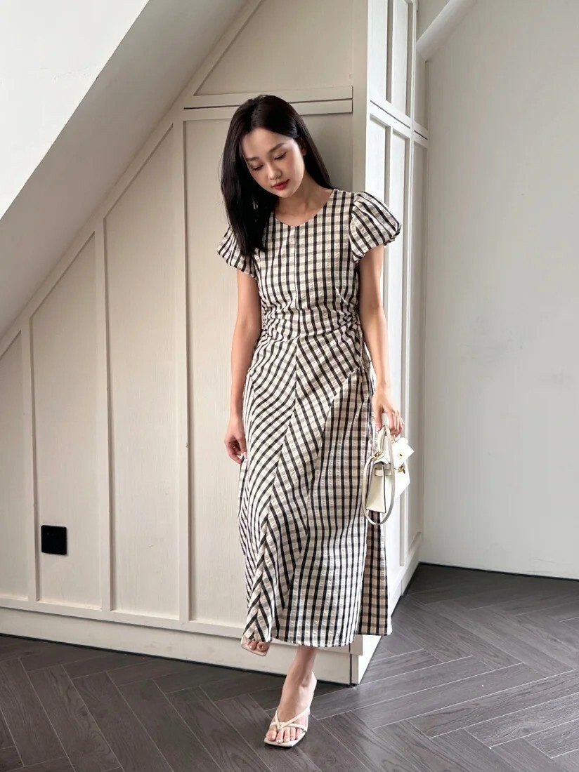 配色格紋兩側收腰綁帶造型澎澎袖長洋裝S-M (Elegant & Love)