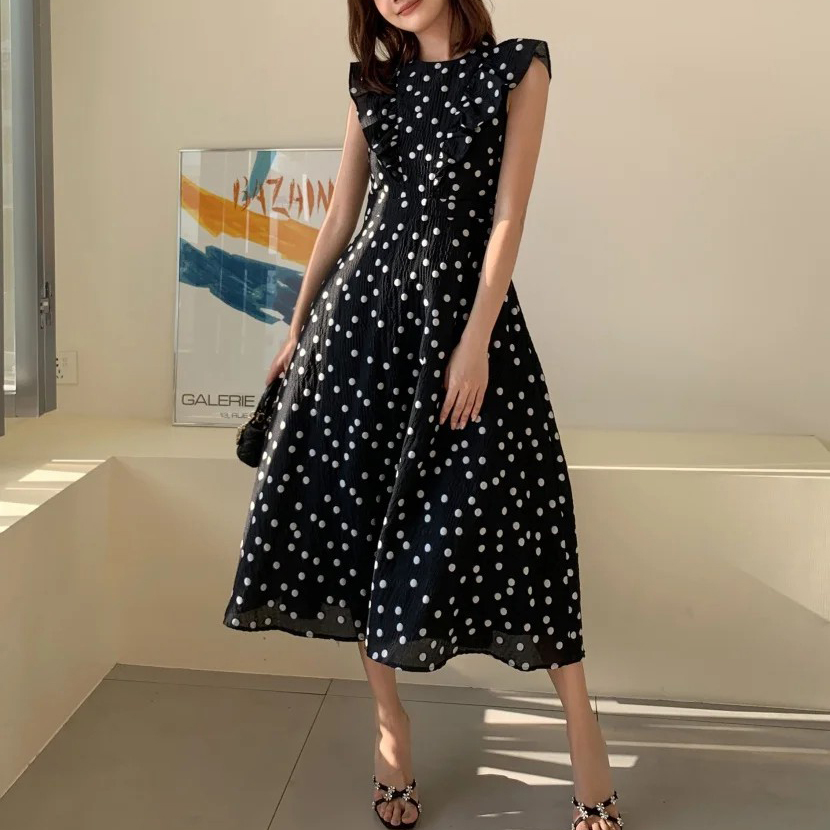 經典黑配色點點荷葉滾邊收腰長洋裝S-M (Elegant & Love)