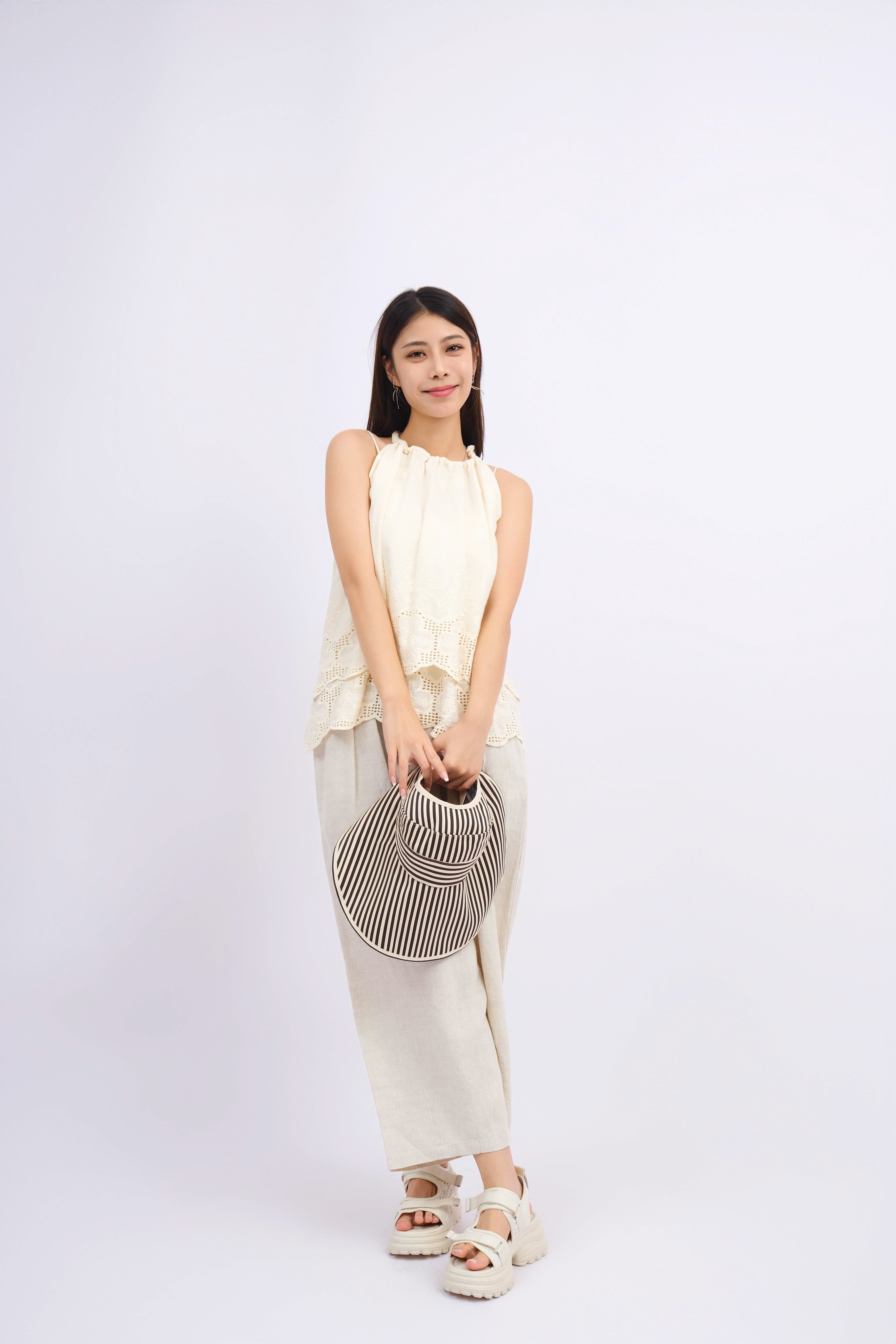 繡花棉通花腳入膊背心（*現貨款式）