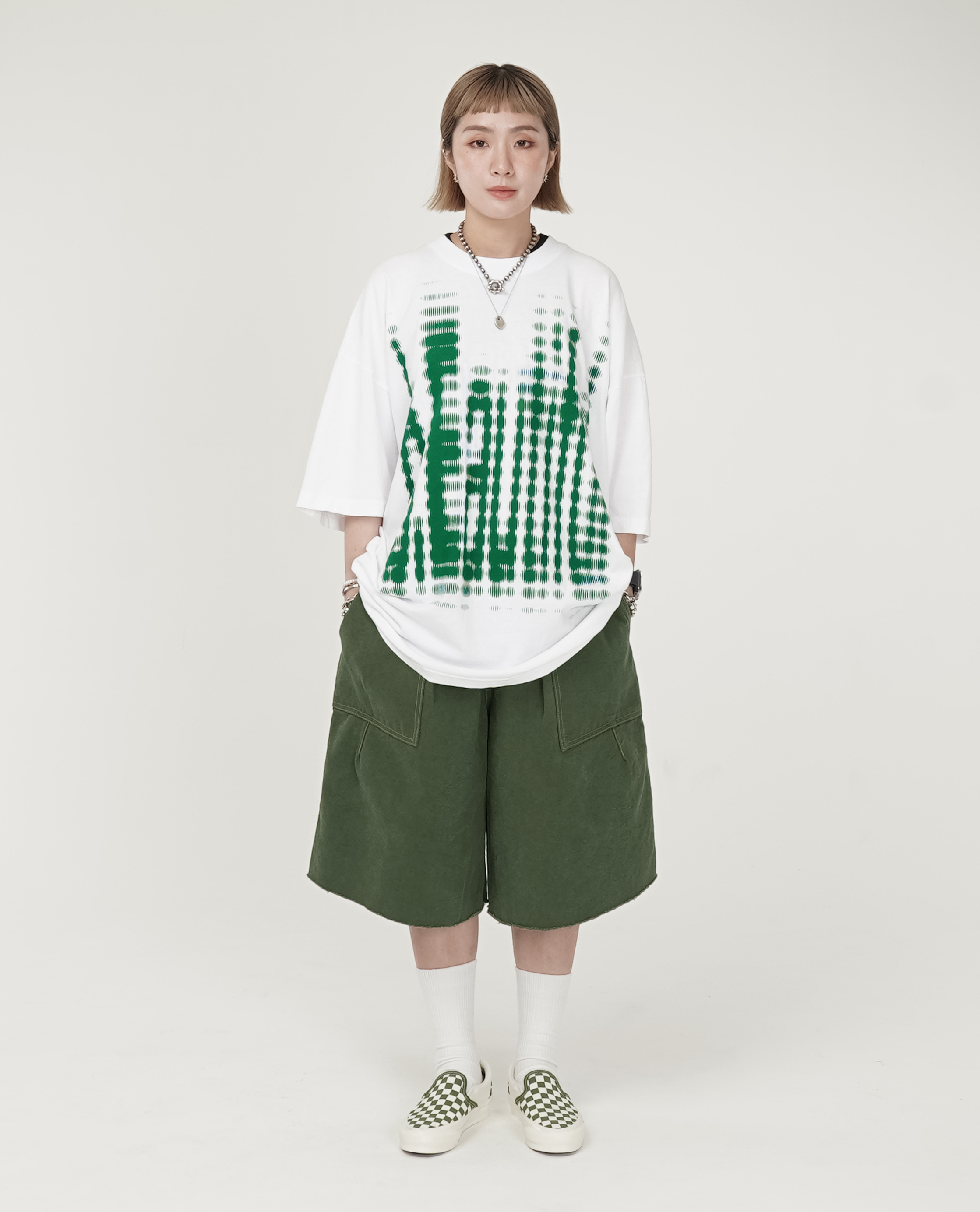 大方口袋下不收邊膝下褲