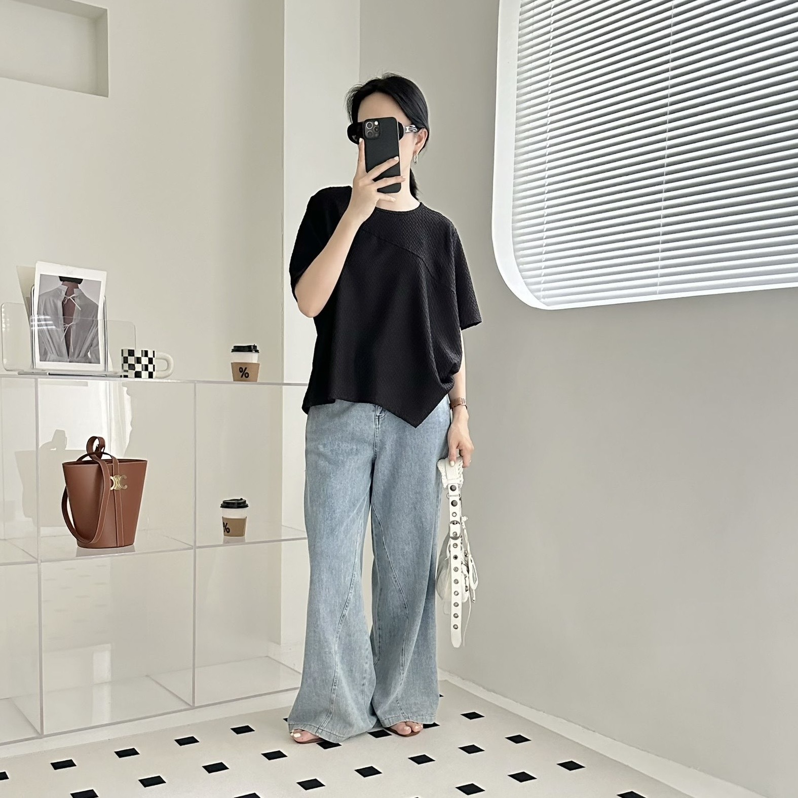 【BONNIE】7.05 壓紋斜腳TOP