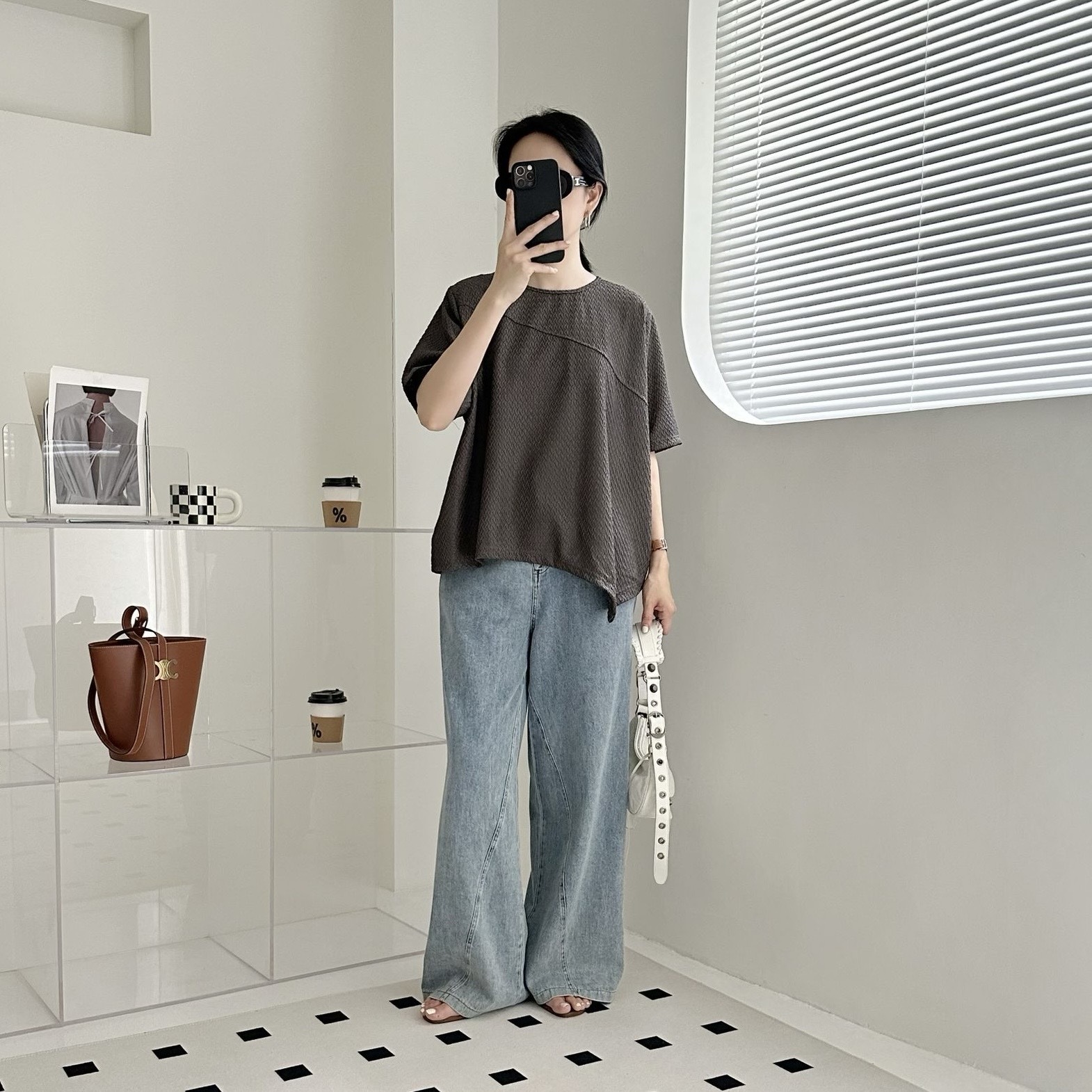 【BONNIE】7.05 壓紋斜腳TOP