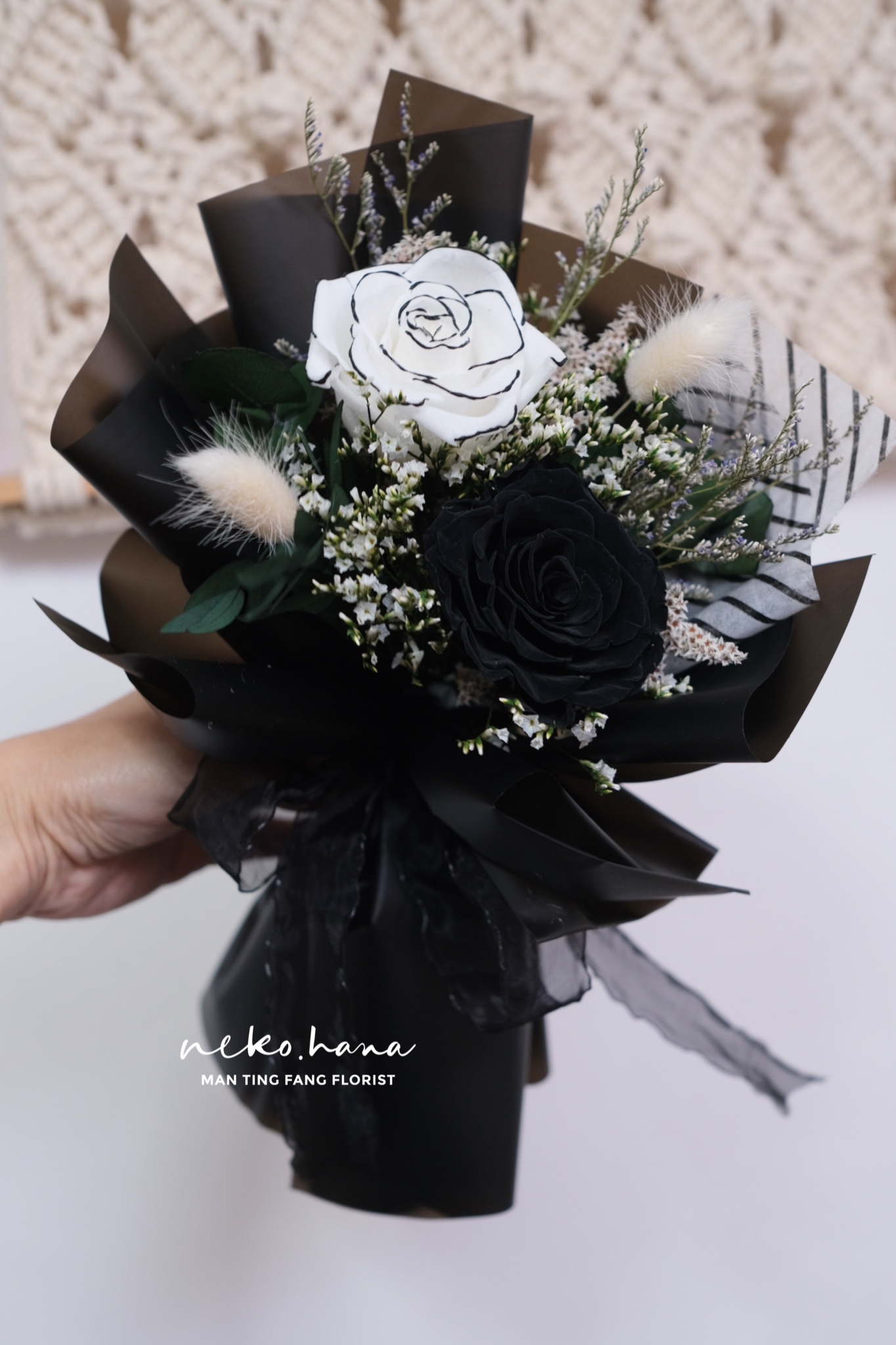 永生黑玫瑰花束