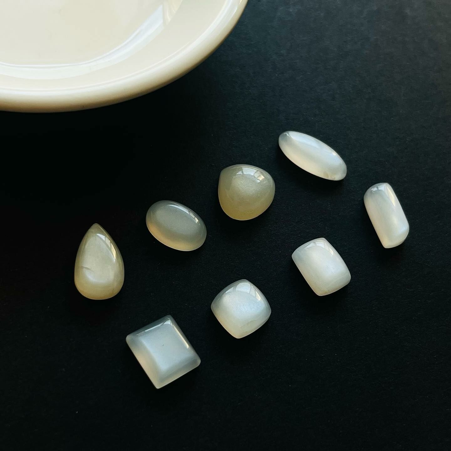 [原石] 白月光石 水晶蛋面