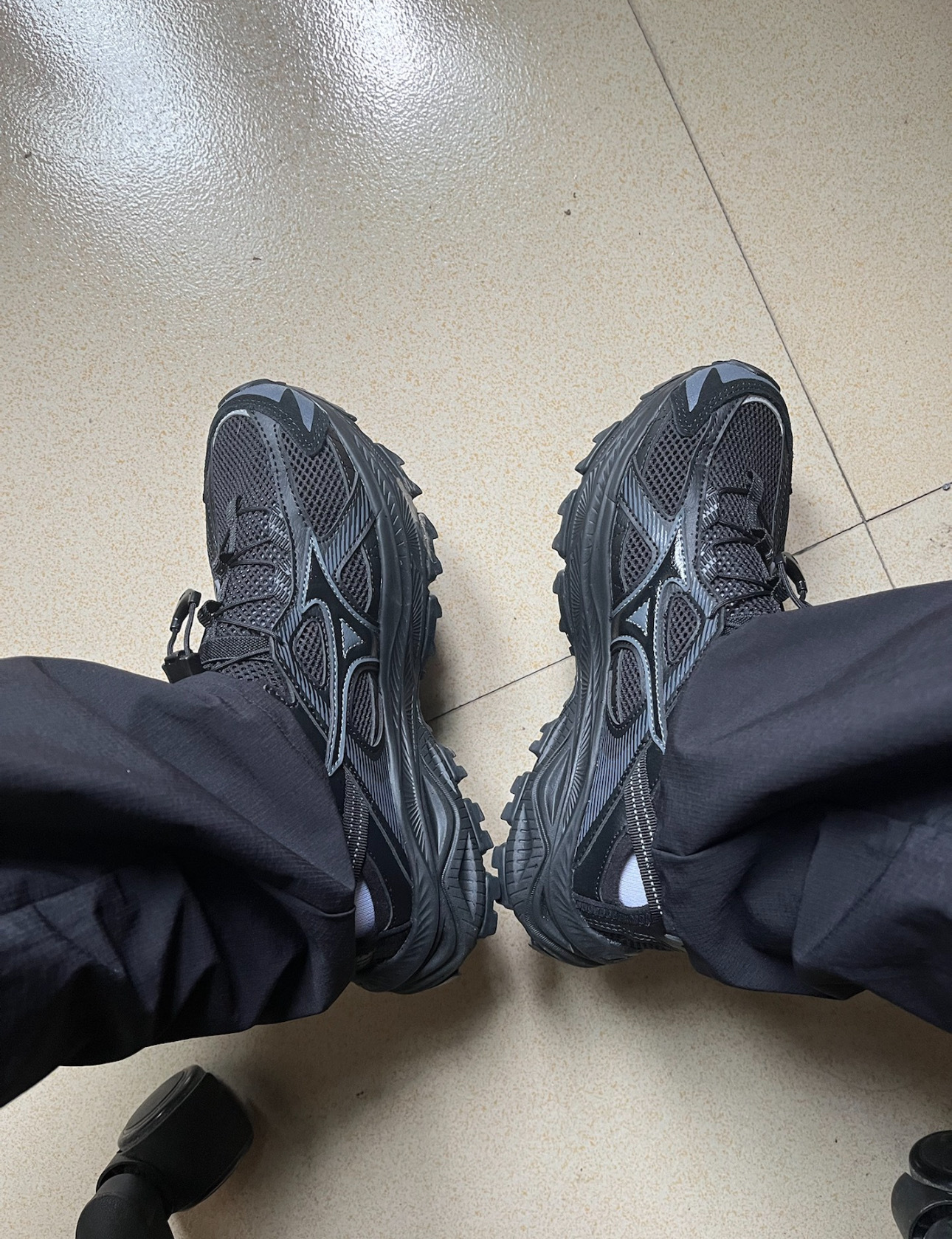 <國外限定款> Mizuno Racer Trail SE (黑)