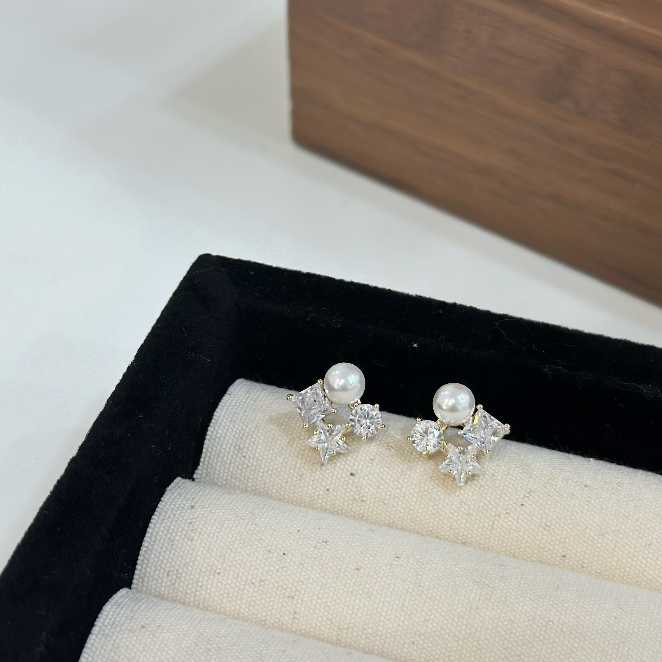 M26珍珠鋯石星星耳貼