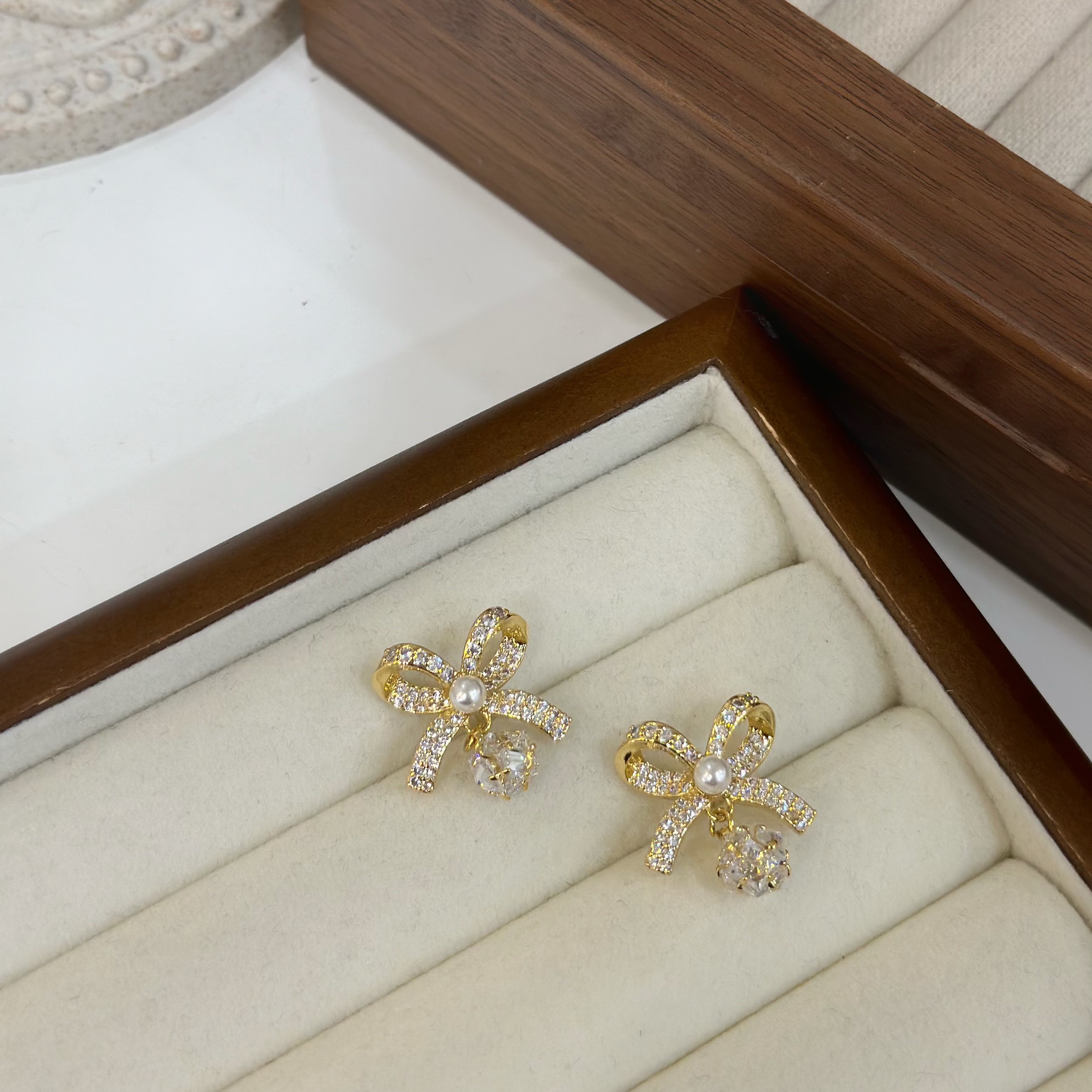 滿鑽蝴蝶結鑽球小垂吊