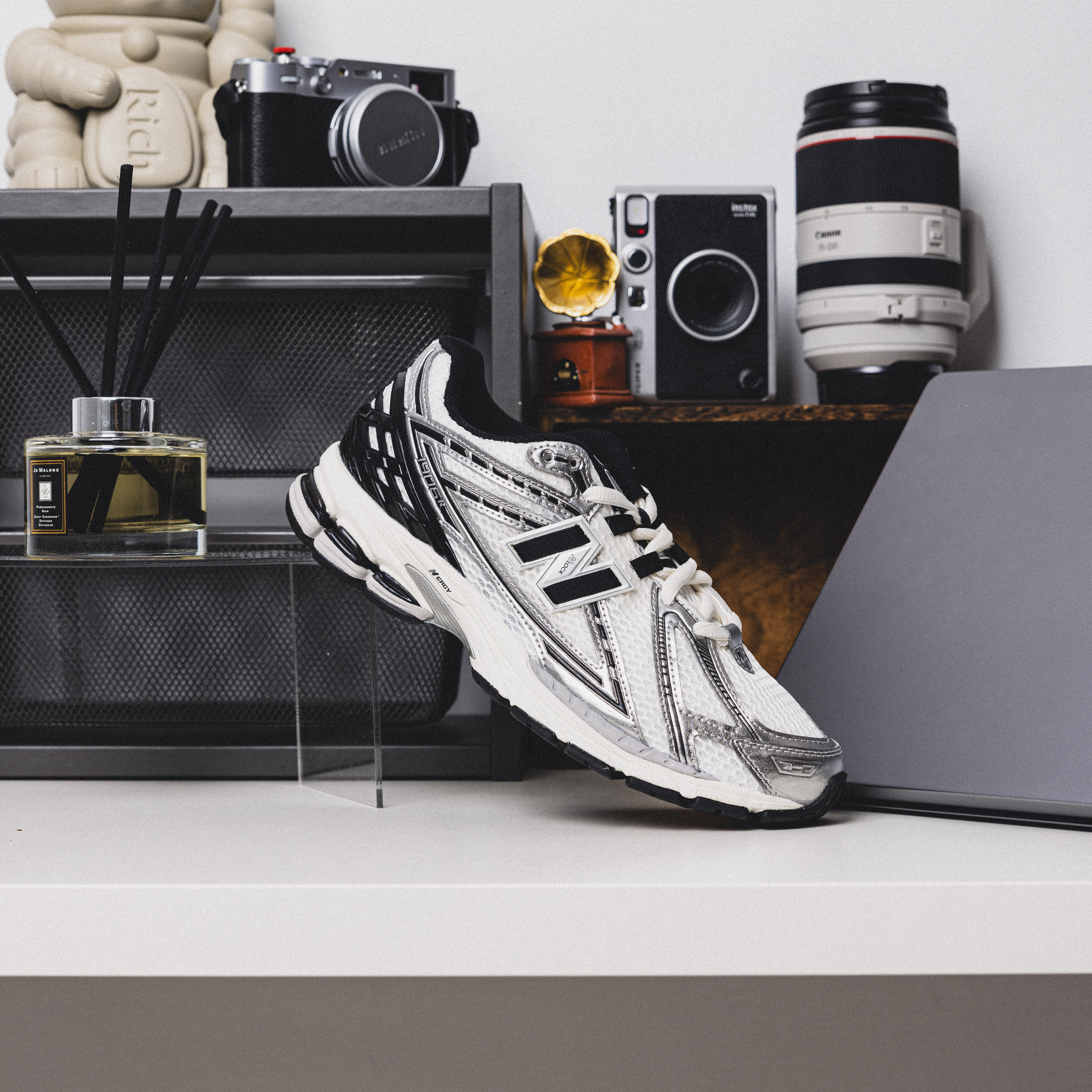 -(D1b)-NEW BALANCE 1906R 慢跑鞋 IU同款 白銀黑 -M1906RER