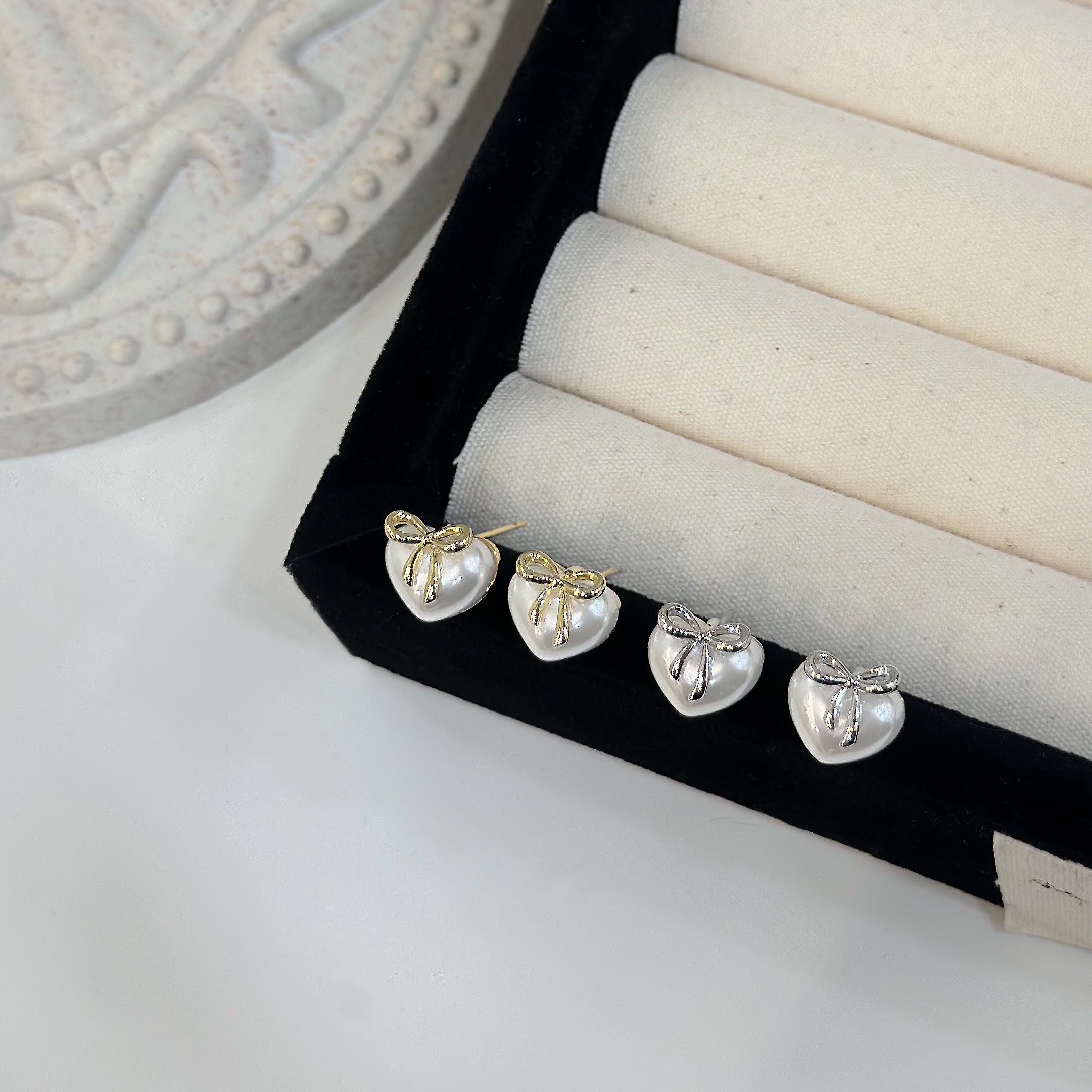 V26蝴蝶結珍珠愛心耳貼