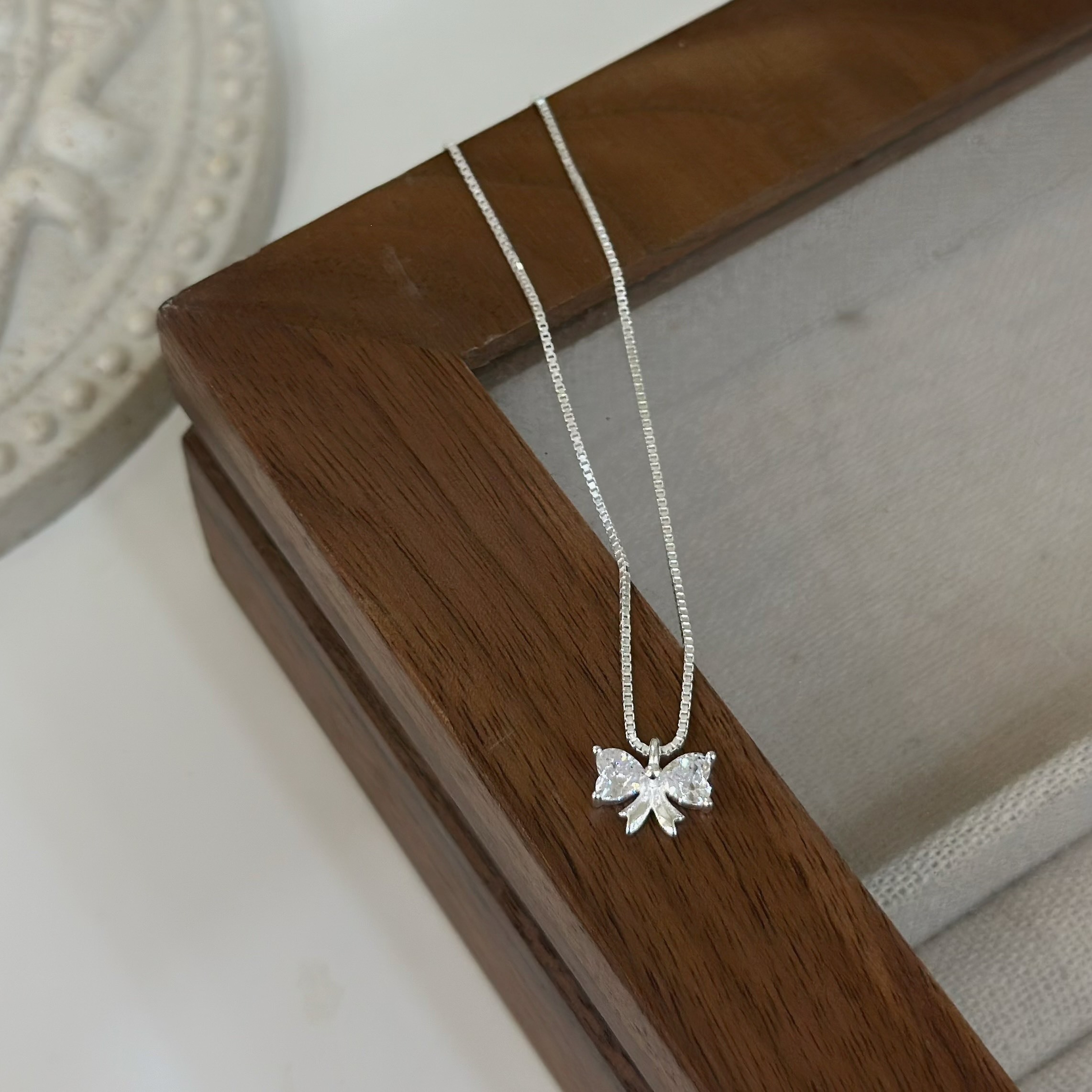 V10鋯石蝴蝶結純銀鎖骨鏈