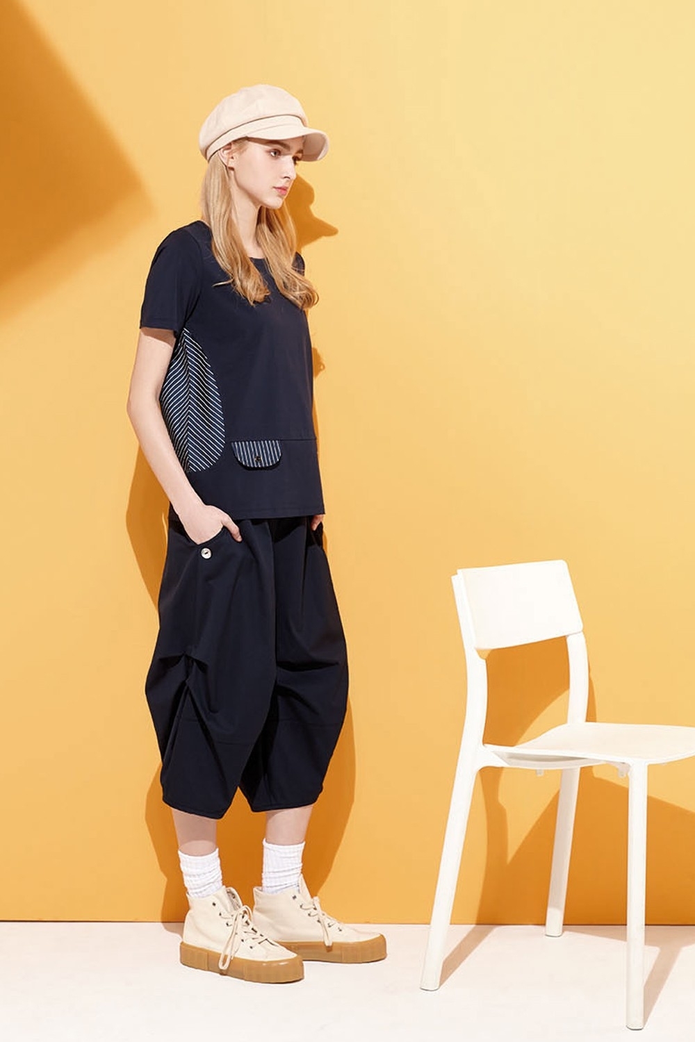 韓潮流褲管立體打摺設計燈籠造型棉質七分褲U6501