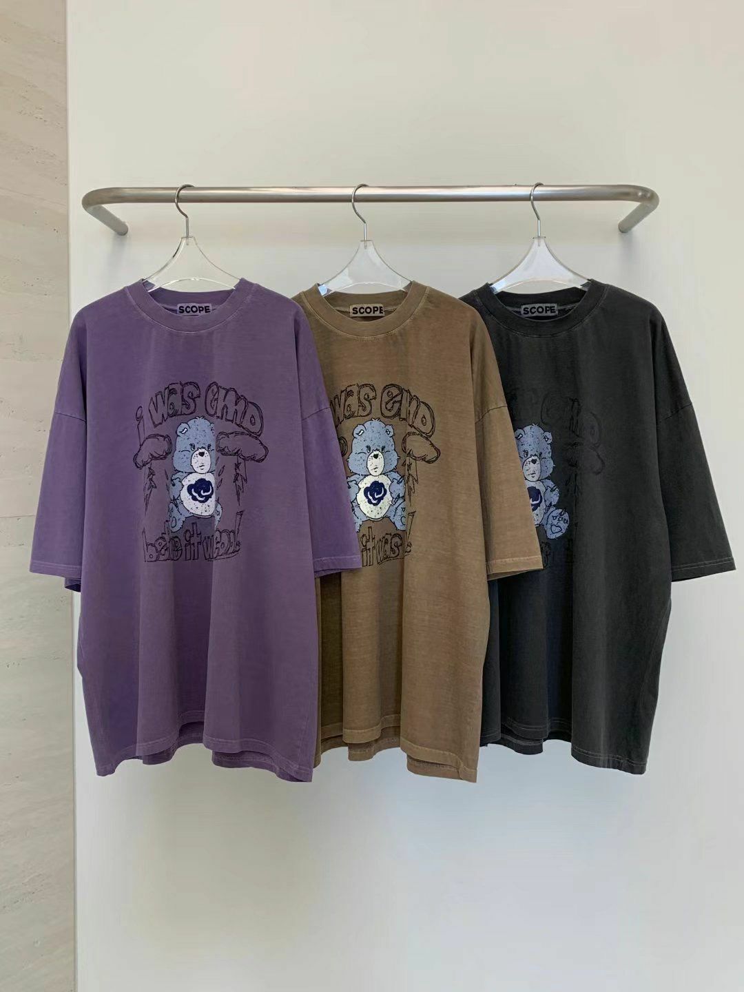 洗水熊仔圖案英文字短袖Tee SCOPE-054T