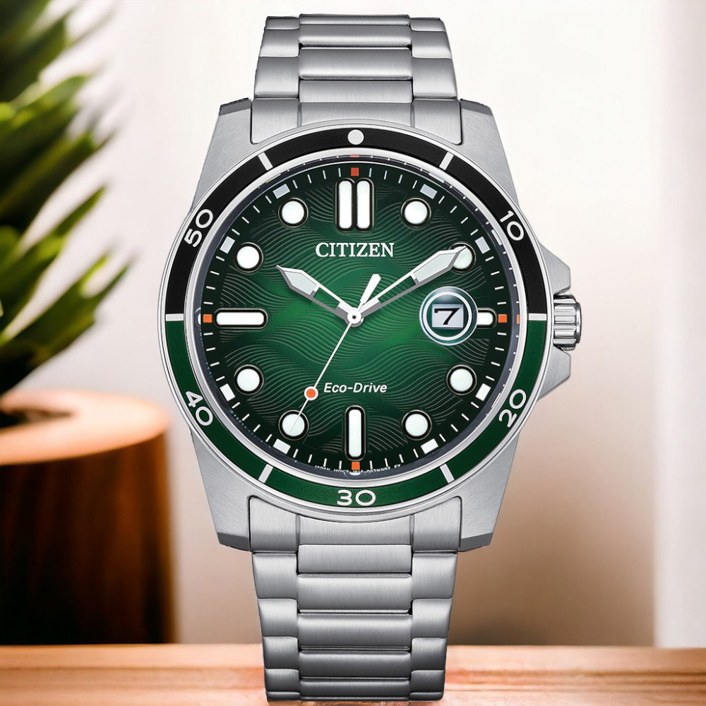 (預購)【CITIZEN 星辰】GENT'S 系列 AW1811-82X 漸層墨綠 日期顯示 波紋錶盤 光動能 太陽能 石英 手錶