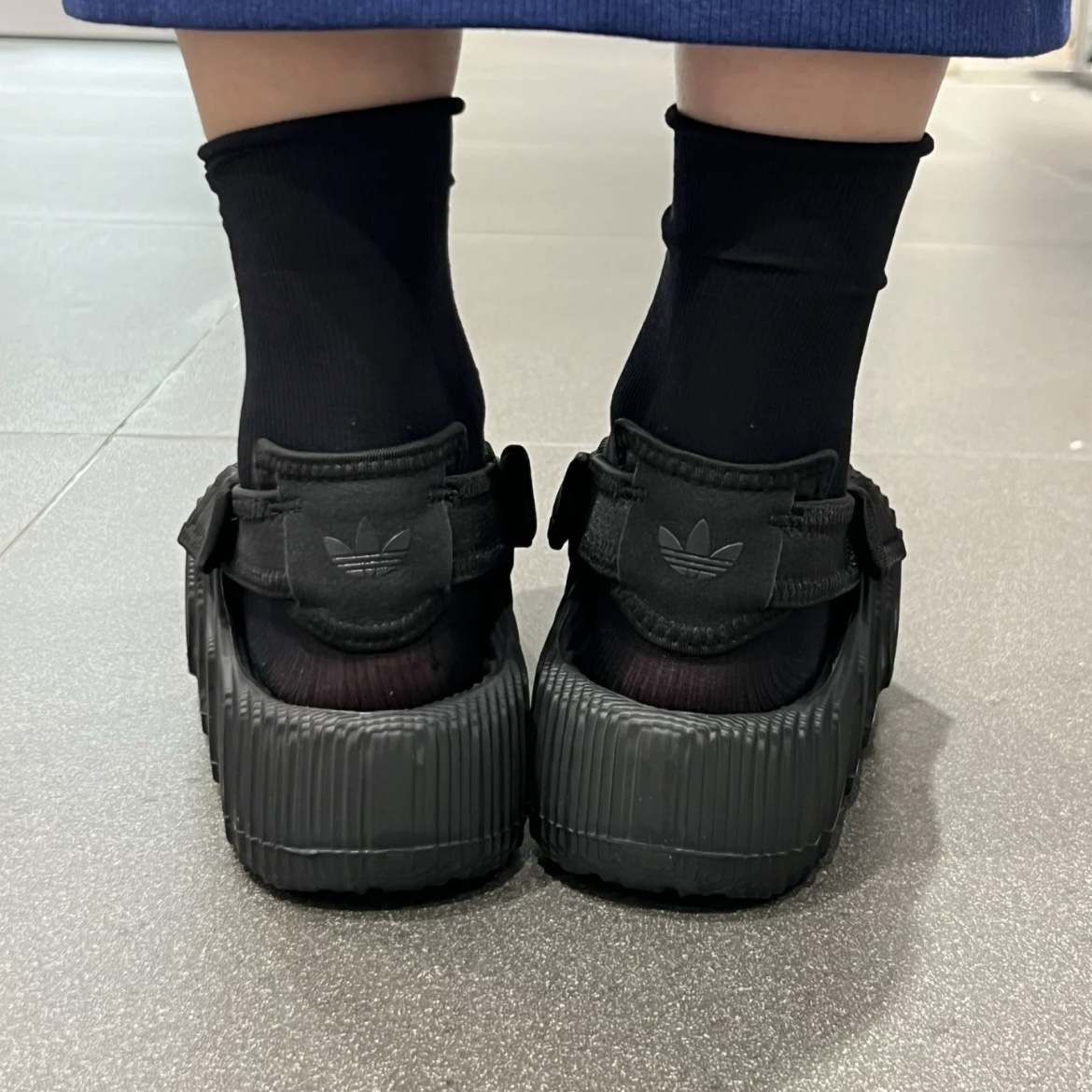 Adidas Adilette 22 XLG 全黑 黑色 半拖鞋 魔鬼沾 厚底 增高 水波紋 地形圖 涼鞋 拖鞋