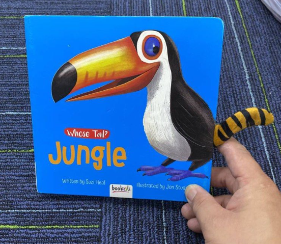 Whose Tail? Jungle （Boardbook）