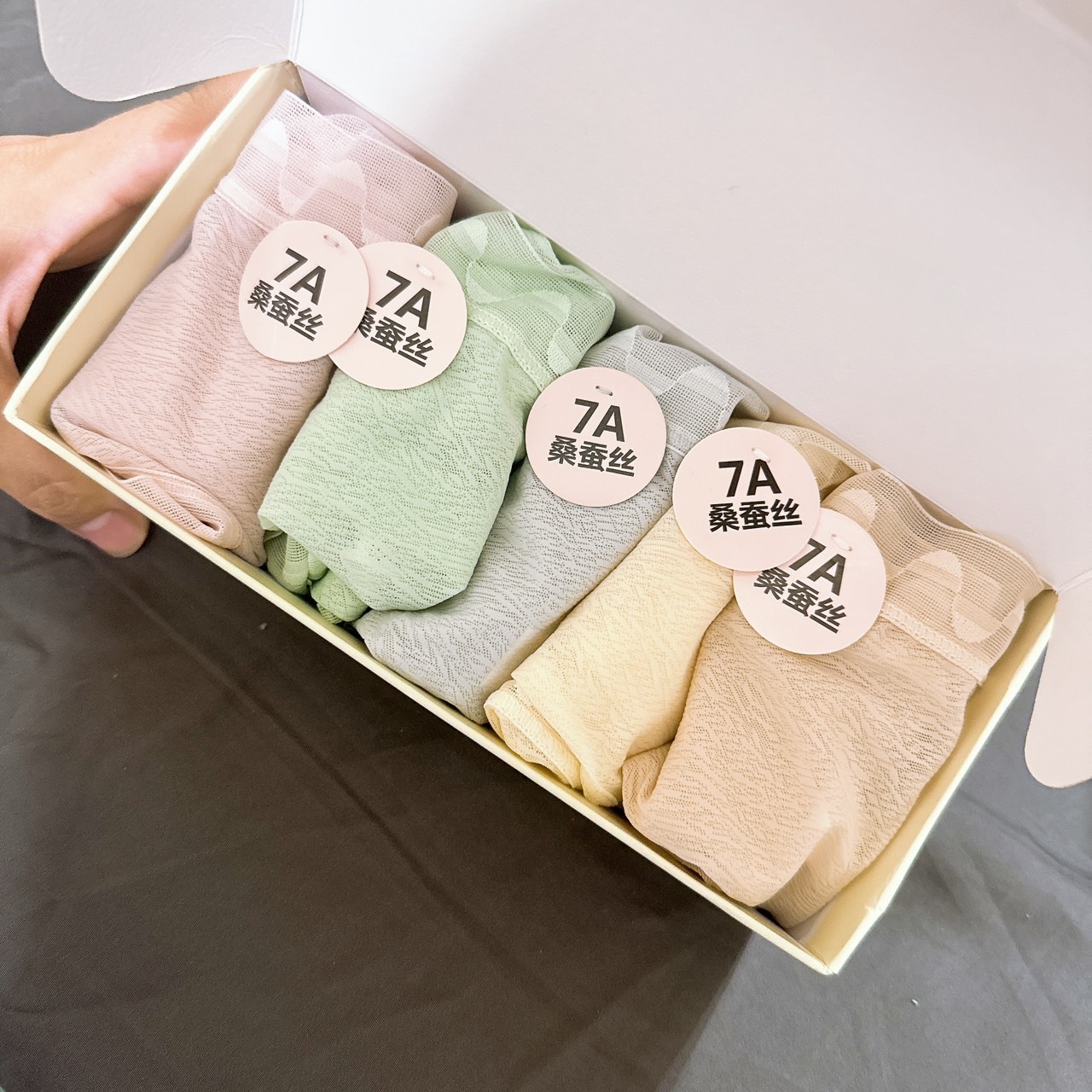 廠商連線突破百件的蠶絲內褲組合