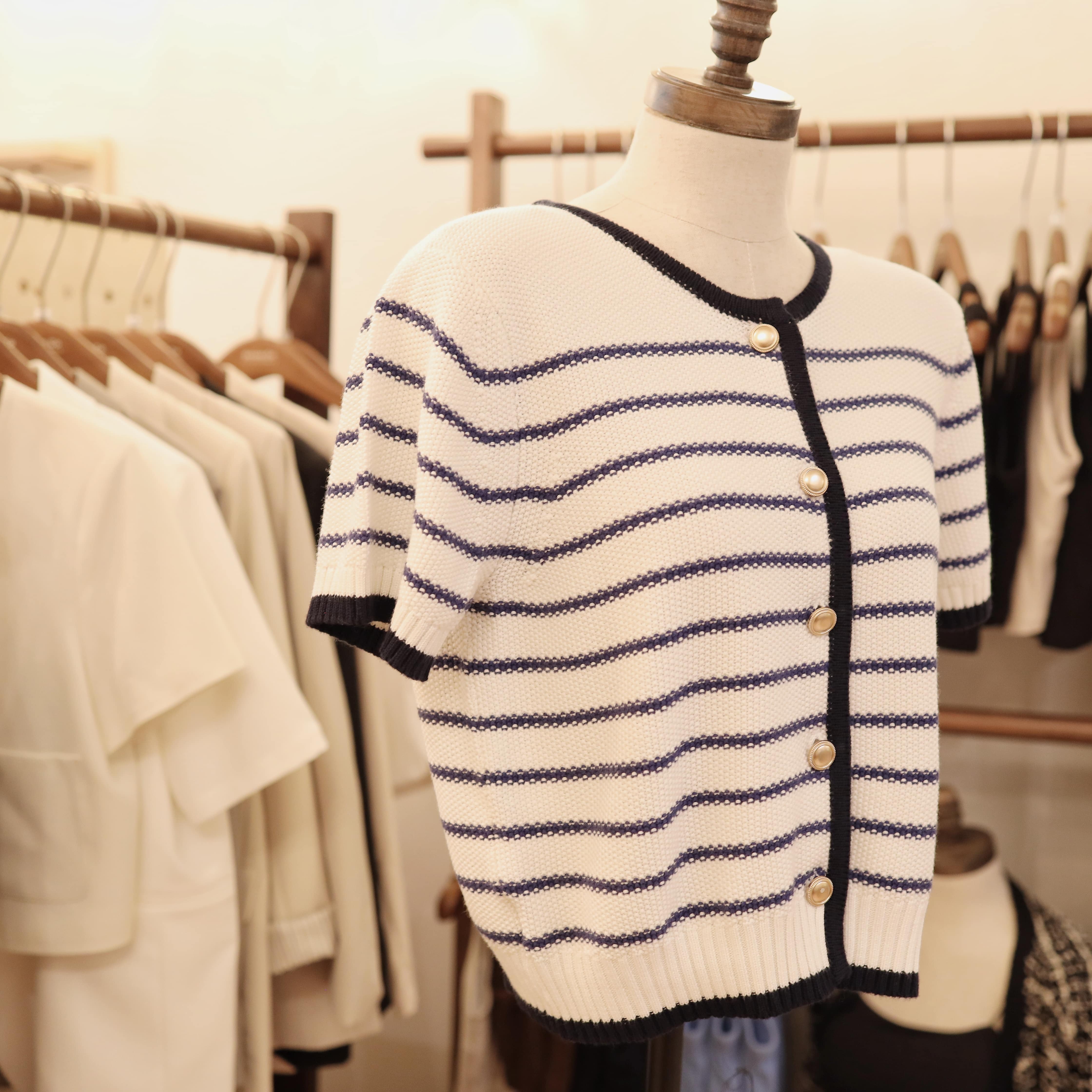 [現貨] [7042] [Vol.3] 藍白間針織上衣