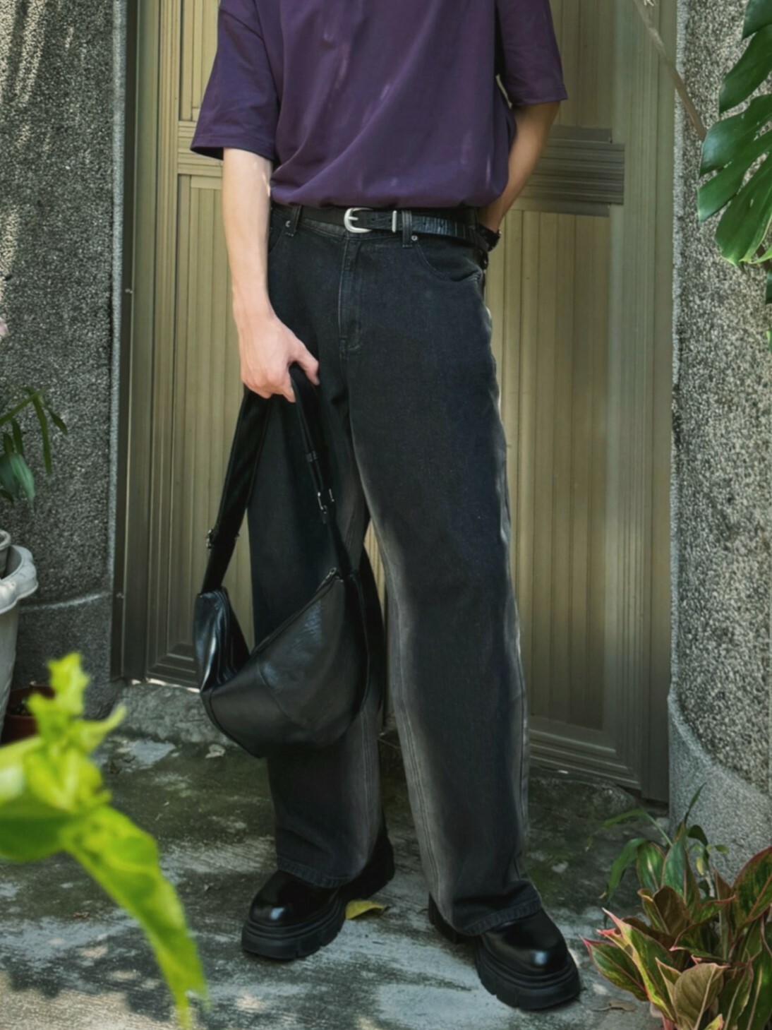 SIMON MADE BW-2426 線條 做舊 闊腿 牛仔褲