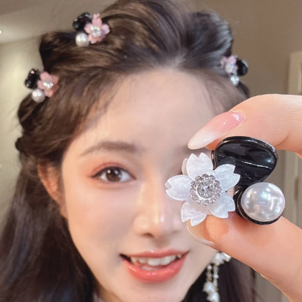 [5 FOR RM10] Cute Pearl Pink/White Cherry Blossom Mini Hair Claw