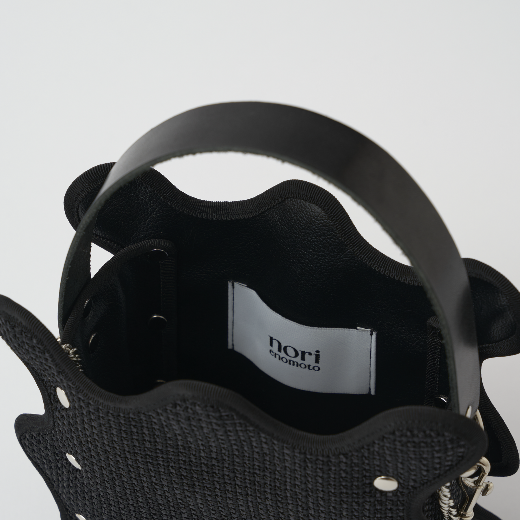 Nori 波浪手提斜背包 全黑編織款