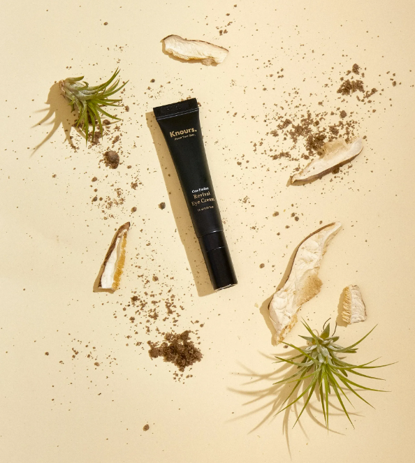 Knours | 完美去浮腫眼霜 新版本