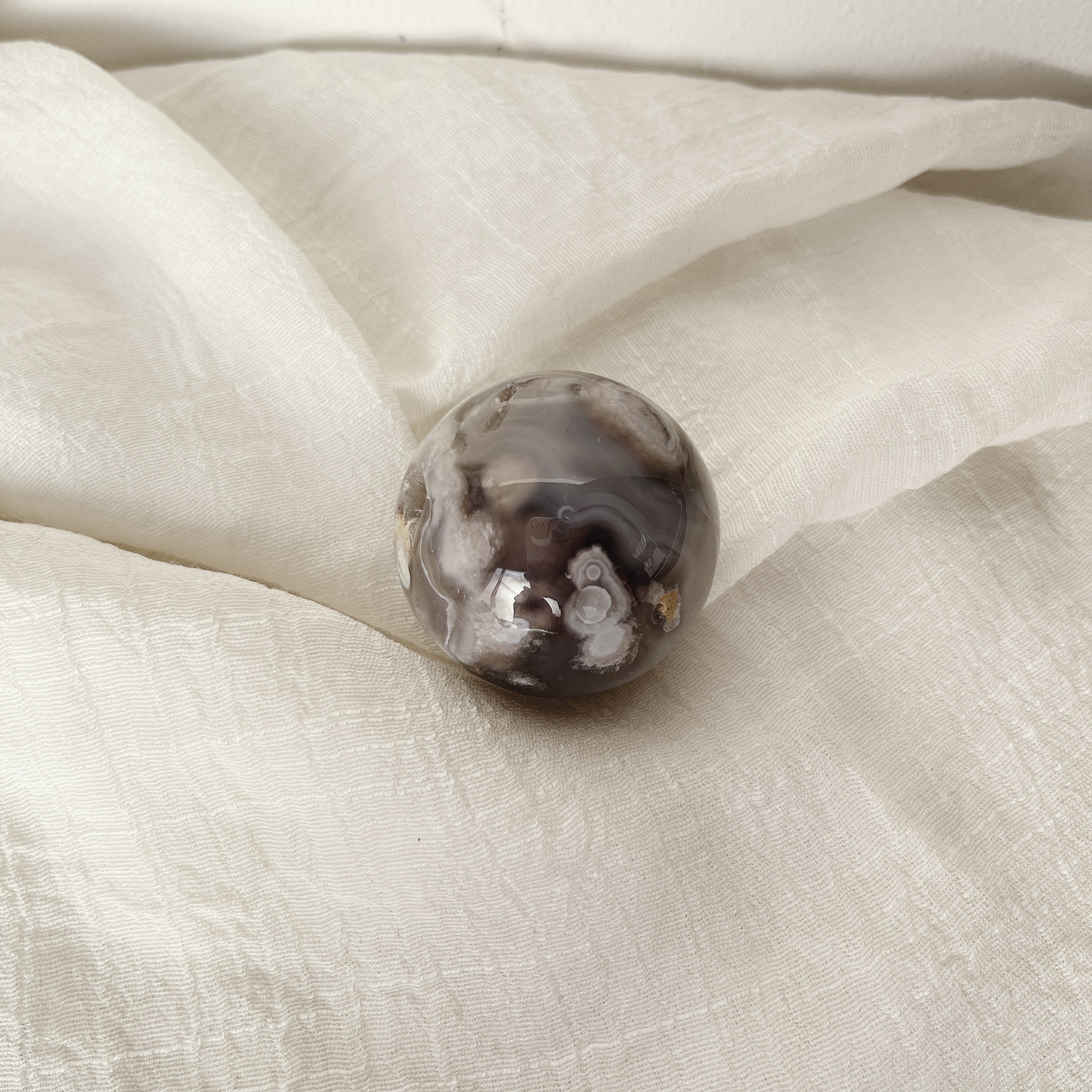 灰紫晶洞櫻花瑪瑙球