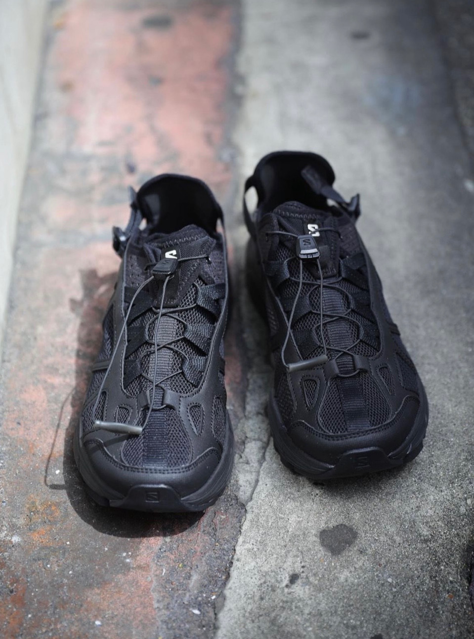 SAlOMON TECHSONIC (黑)