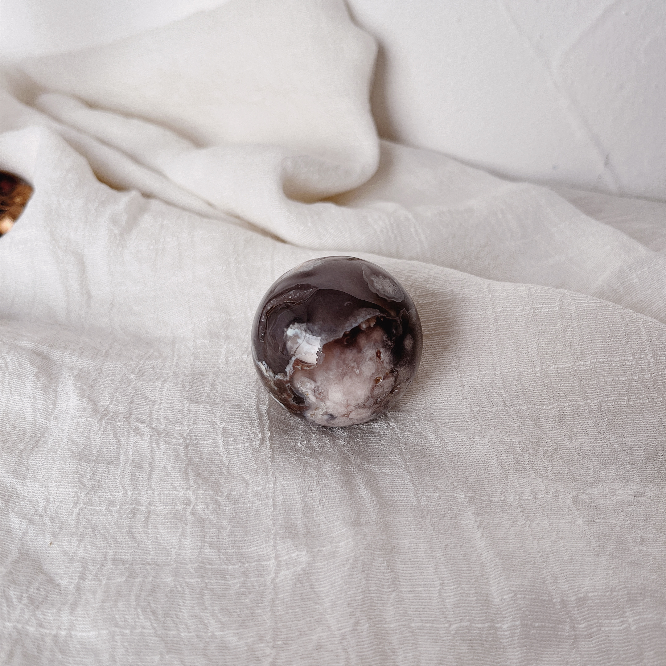 黑紫白花櫻花瑪瑙球