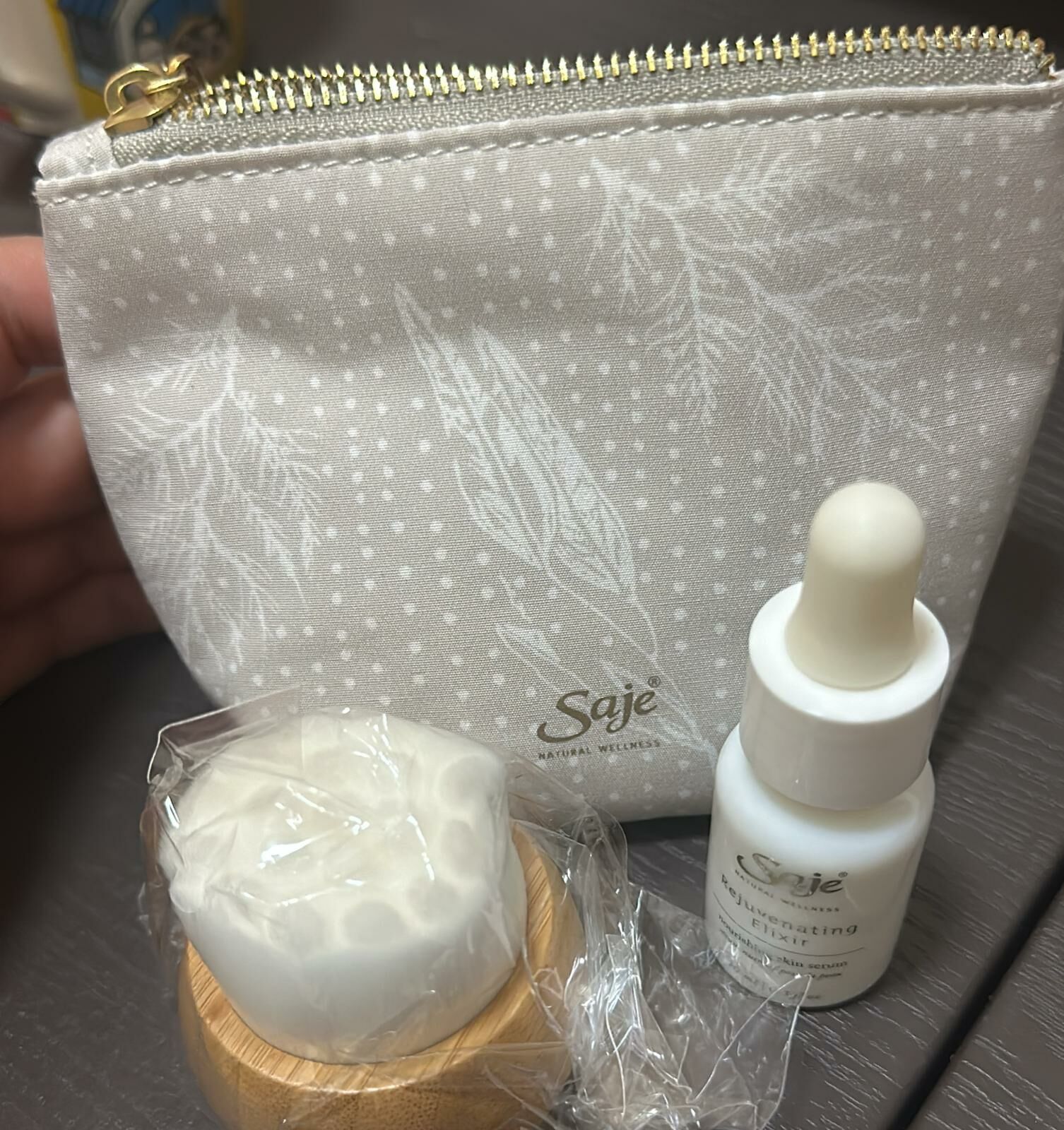 cc16158**  saje 面部回春精華