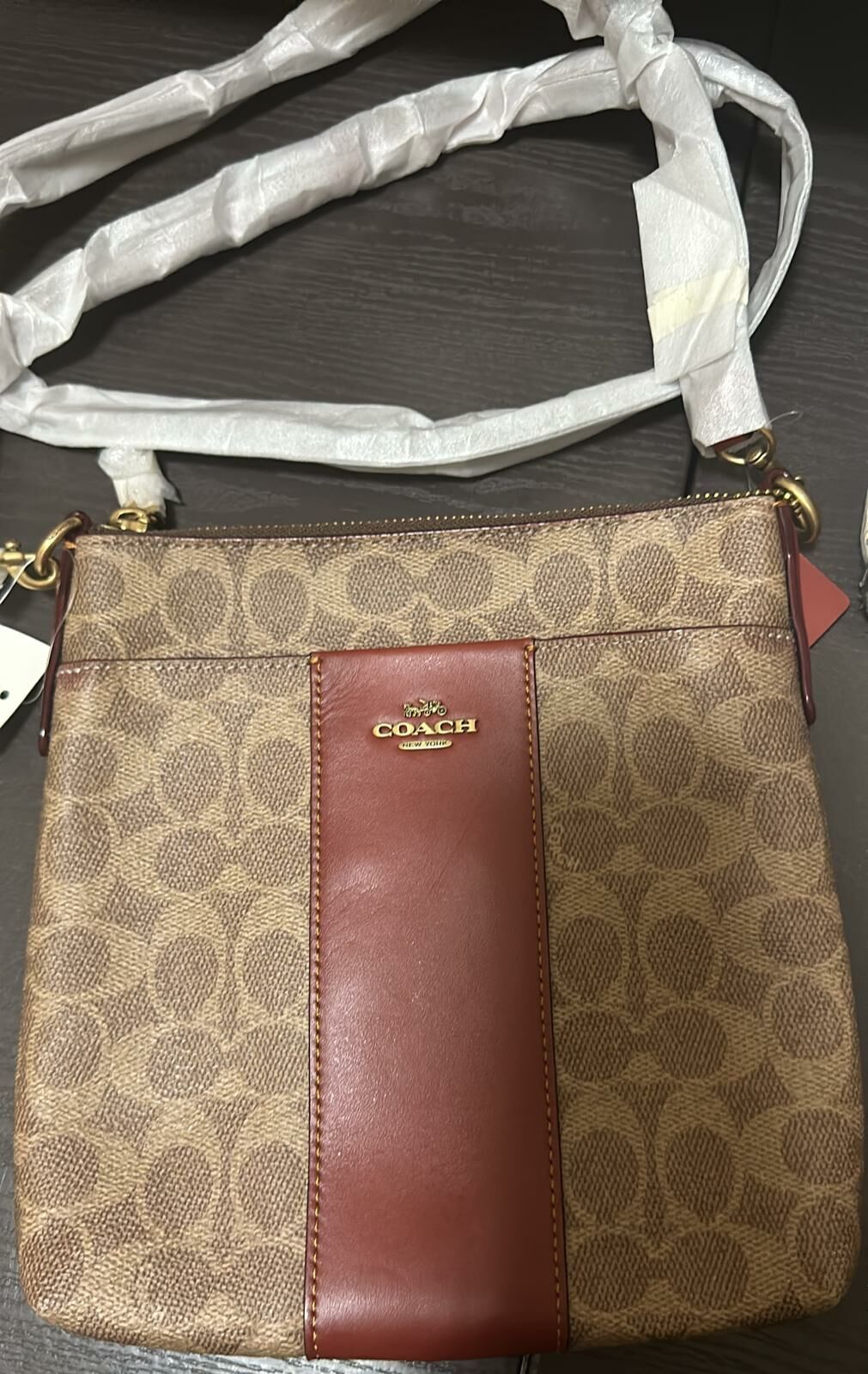 cc16166**  coach