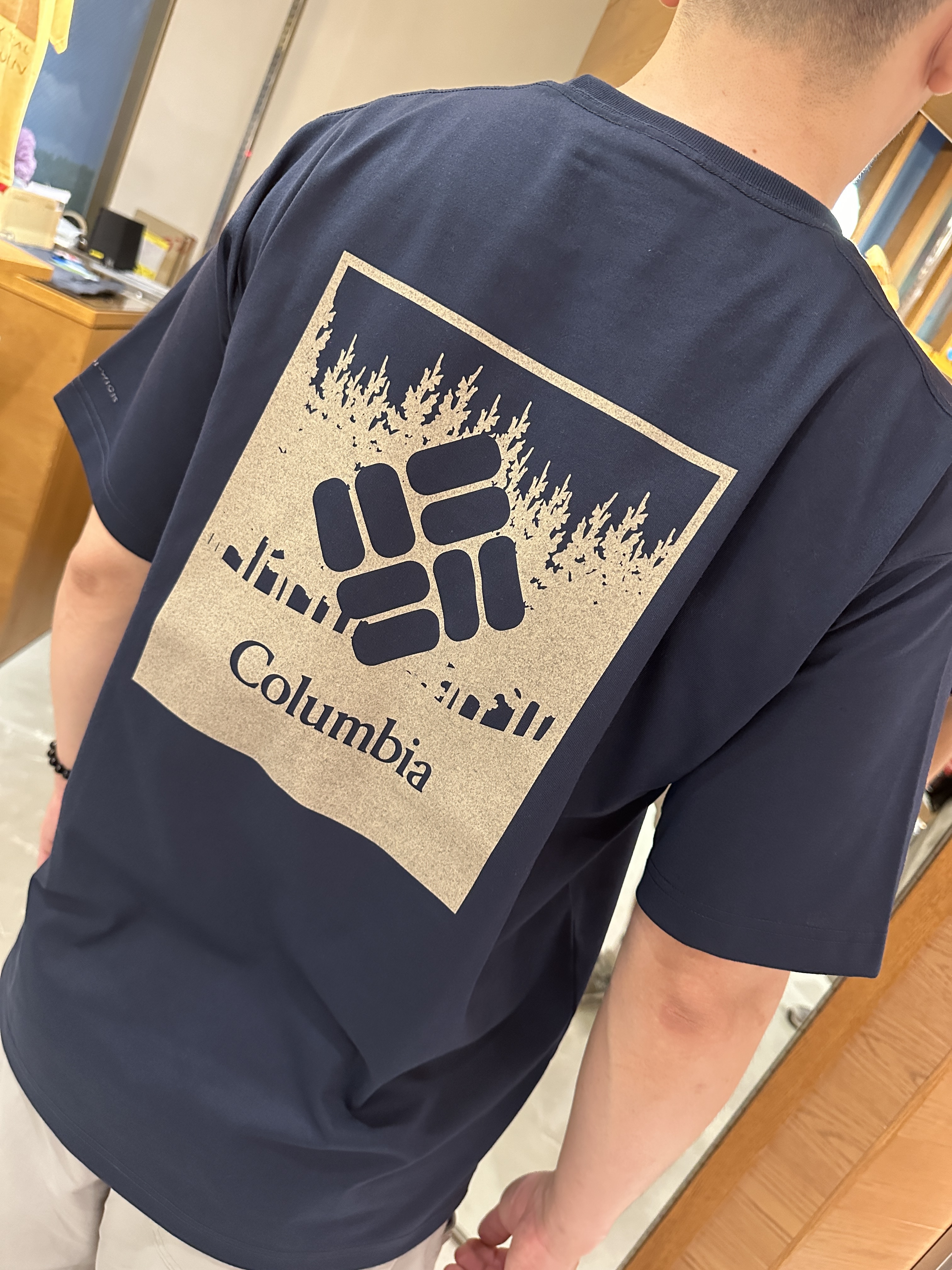 【現貨零碼折扣】columbia Urban Hike Short Sleeve Tee 哥倫比亞 城市徽章山脈短Ｔ PM0746