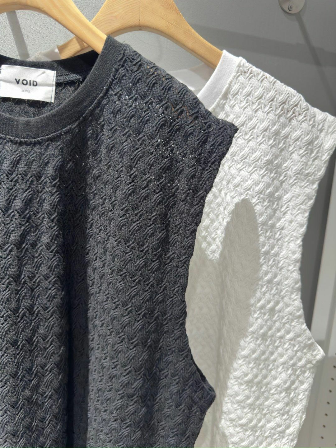 淨色暗花紋背心 VOID-039V