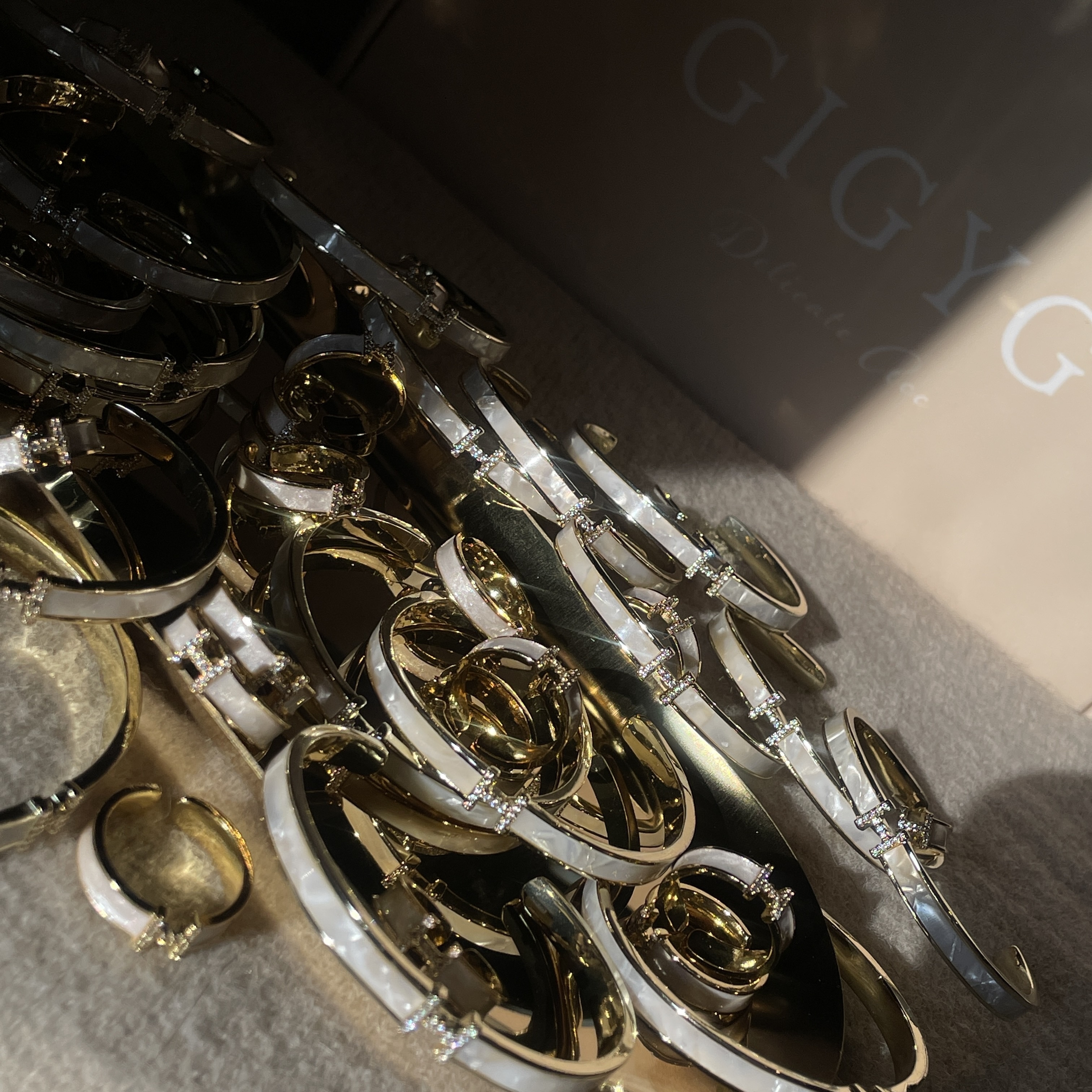 H晶透白玉貝夢幻神仙系列”開口戒指