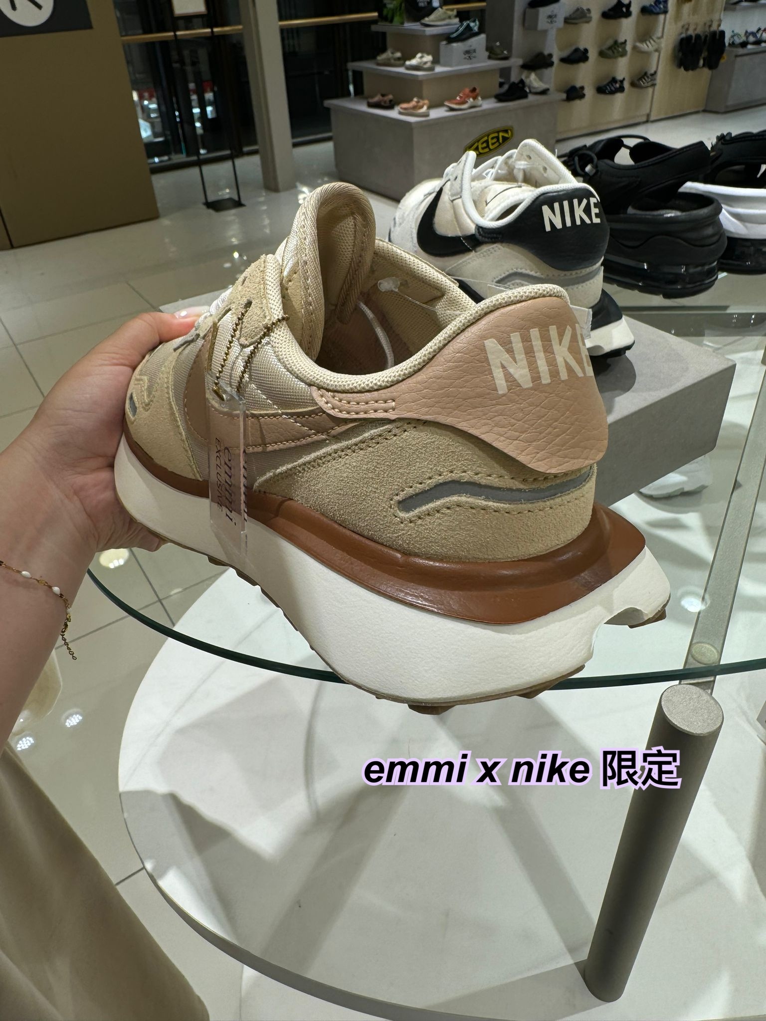 Emmi x nike W PHOENIX WAFFLE 限定波鞋