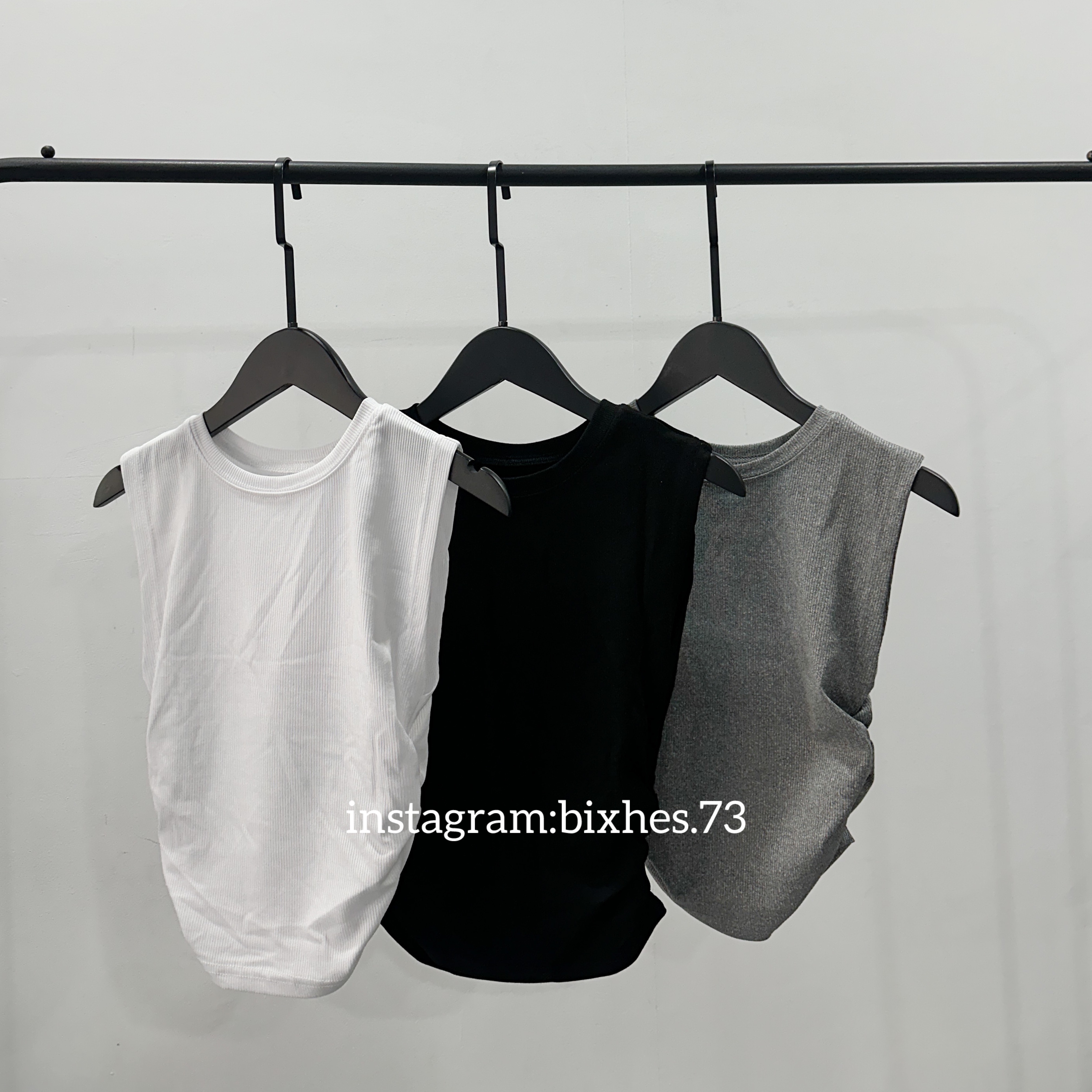 質感抓皺寬肩短版背心(C00070)