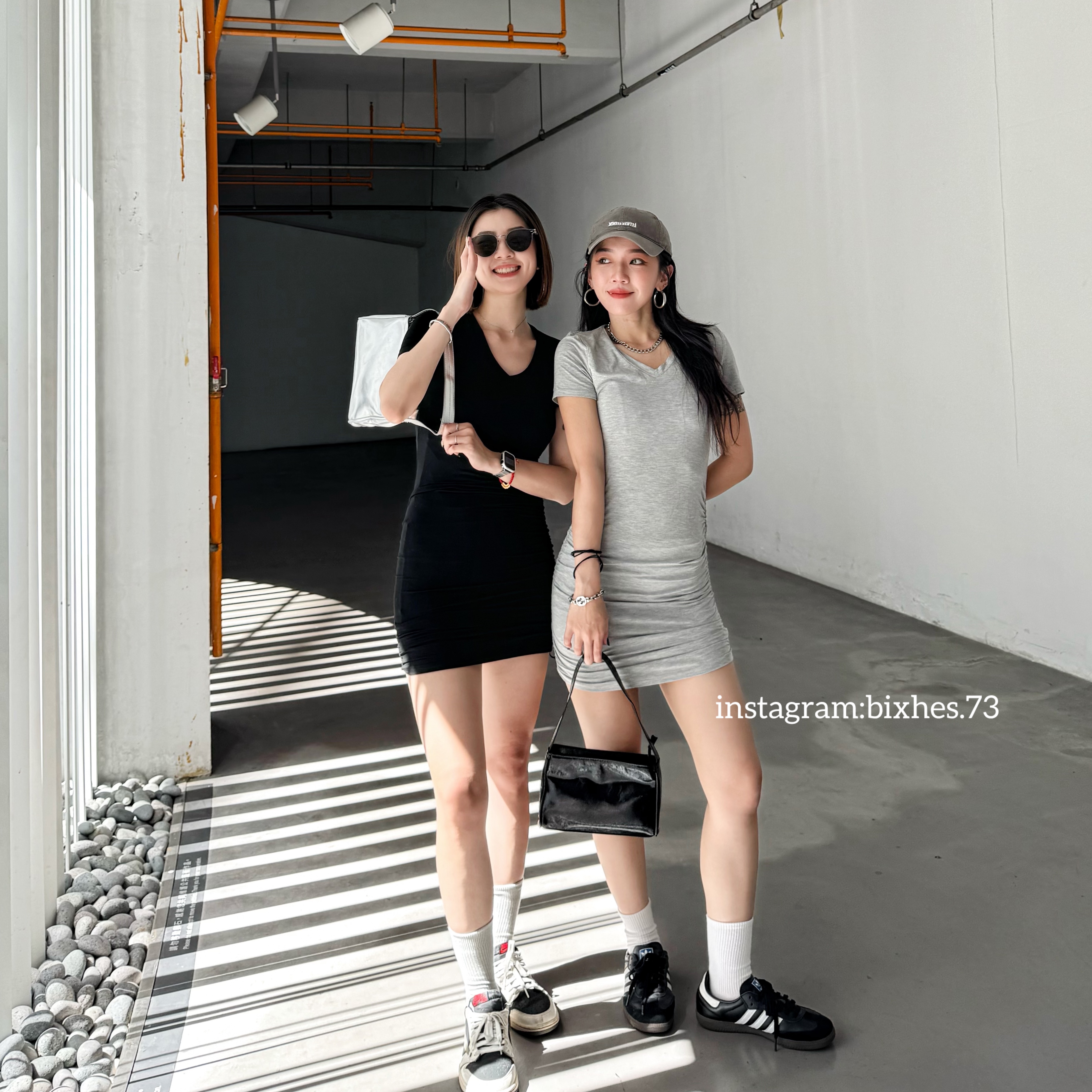 V領抓皺連衣裙(D00031)