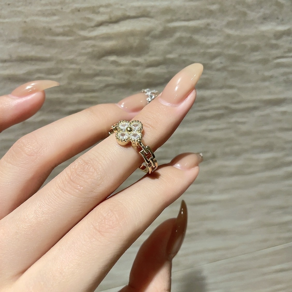 gold 金鑽四葉草鏈條開口戒/現貨1