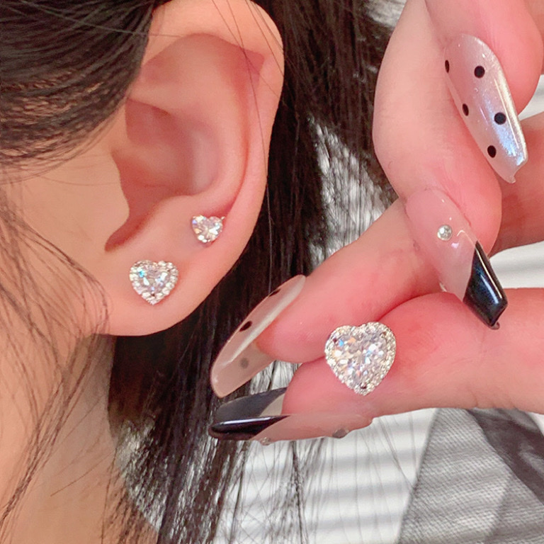 巨閃bling 水鑽愛心鋯石耳釘