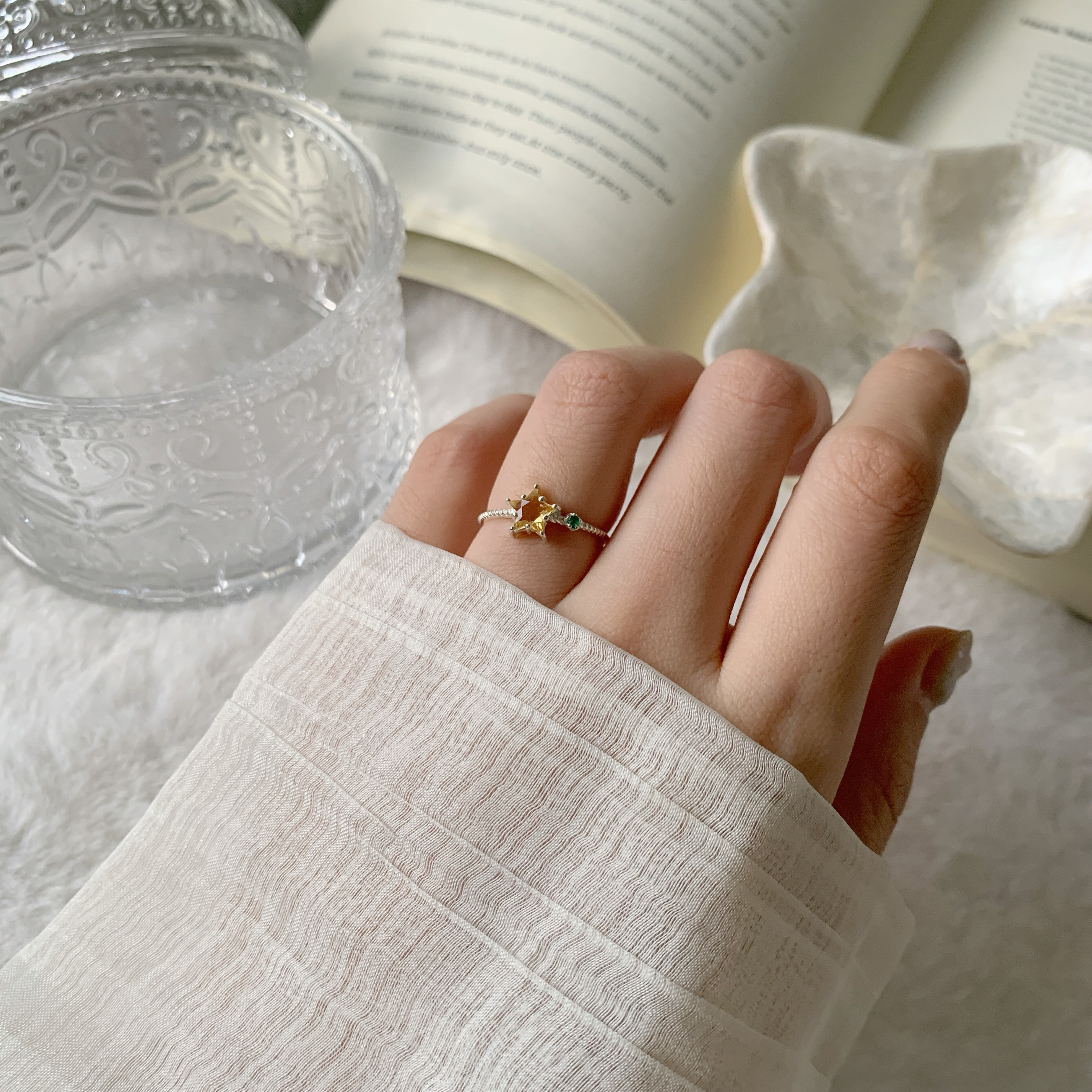 爪鑲星星檸檬晶祖母綠戒指