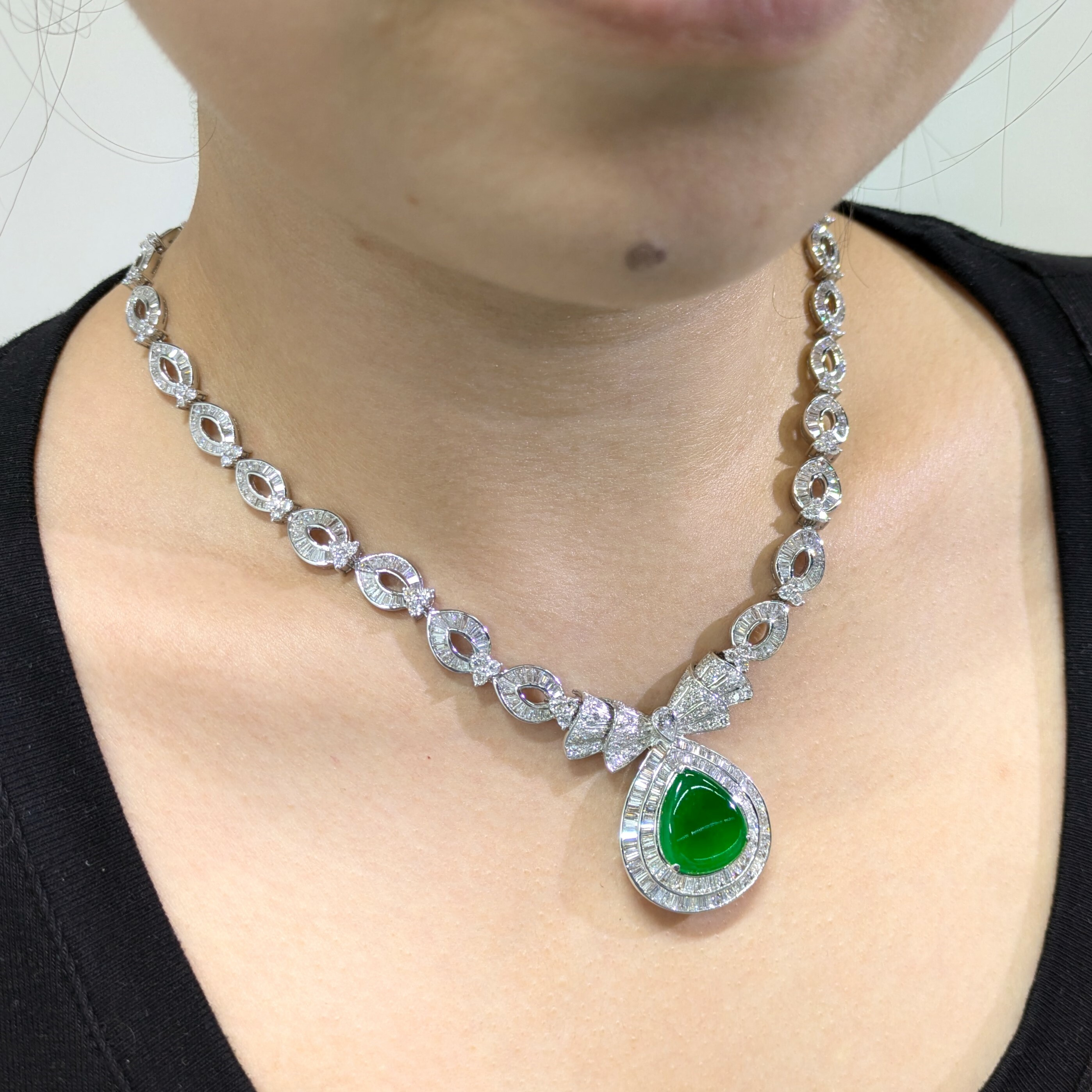 18K White Gold 18.20ct Diamond Jade Necklace