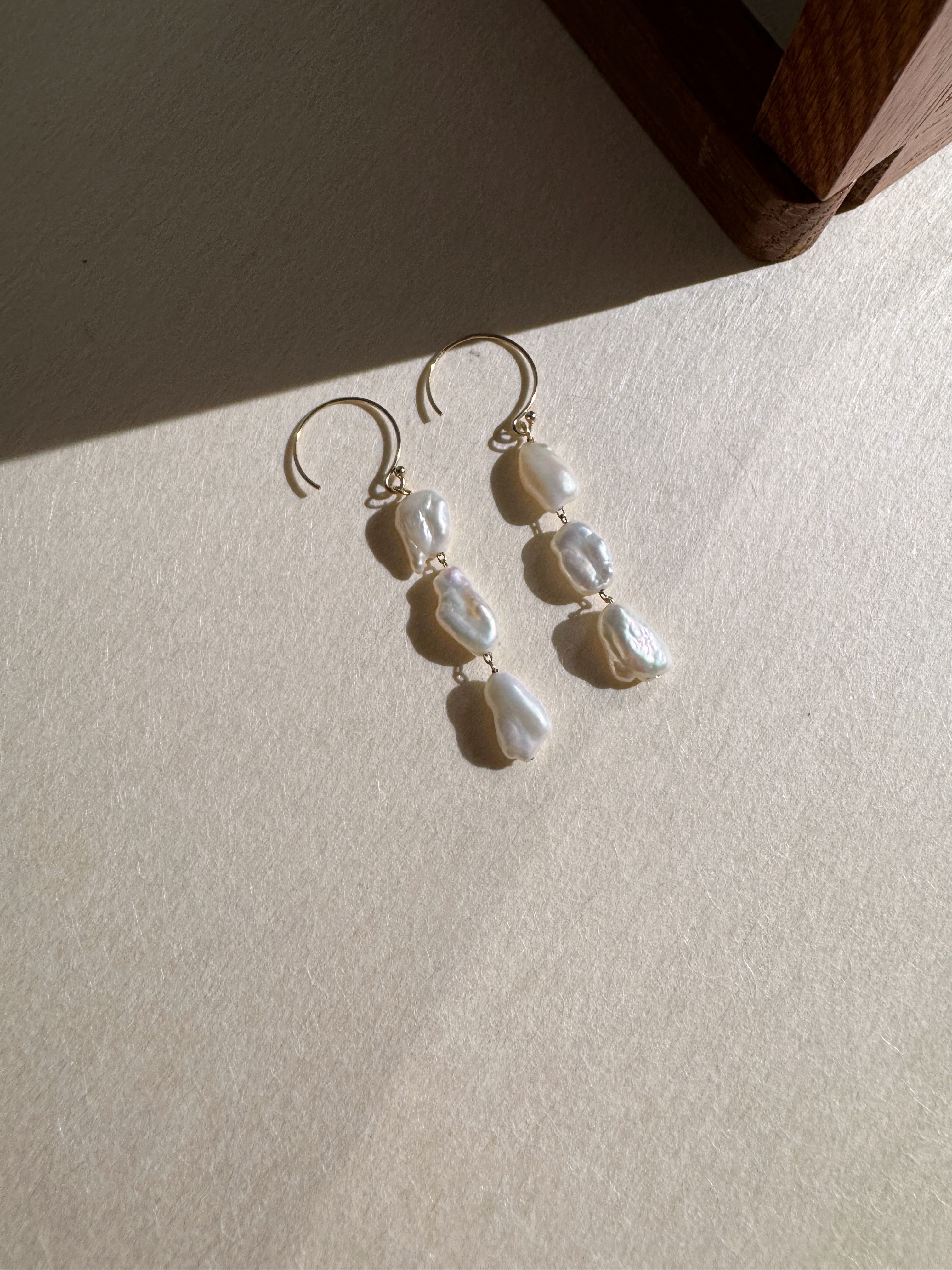 小巴洛克珍珠串串耳環