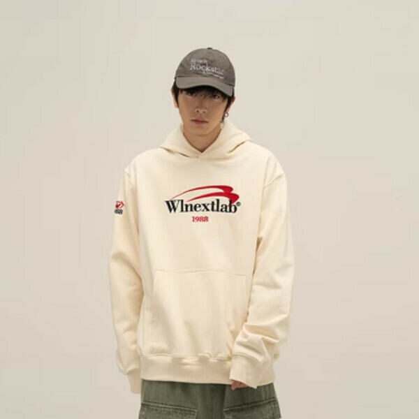 Hotly recommended hooded niche embroidered sweatshirt [Apricot color M-2XL, please confirm the delivery size with customer service after placing the order]