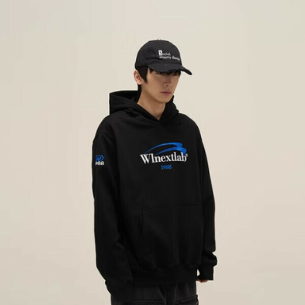 Hotly recommended hooded niche embroidered sweatshirt [Black M-2XL size, confirm the delivery size with customer service after placing the order]